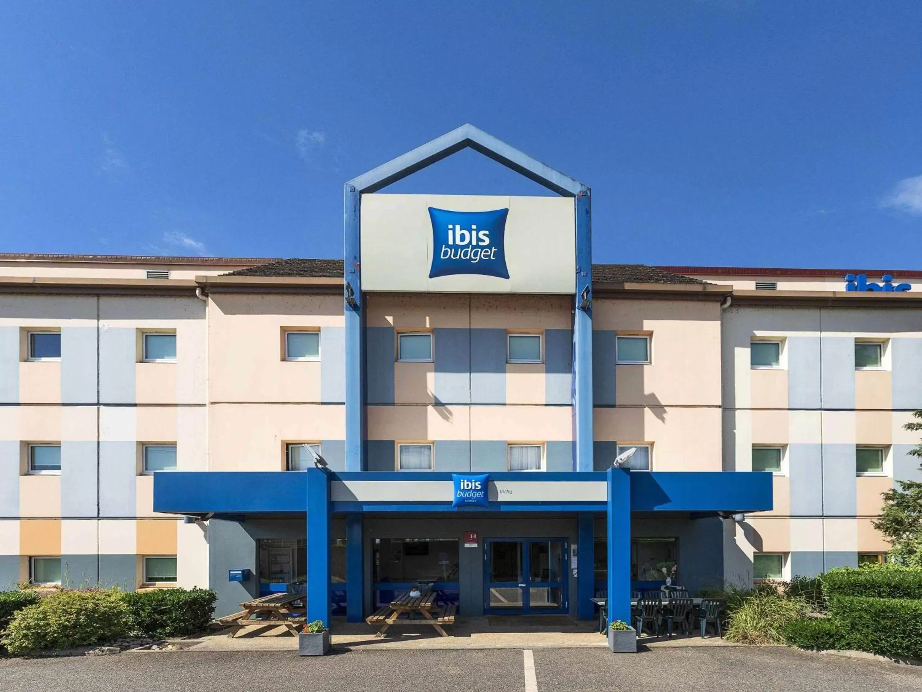 Property building in Hotel Ibis Budget Vichy