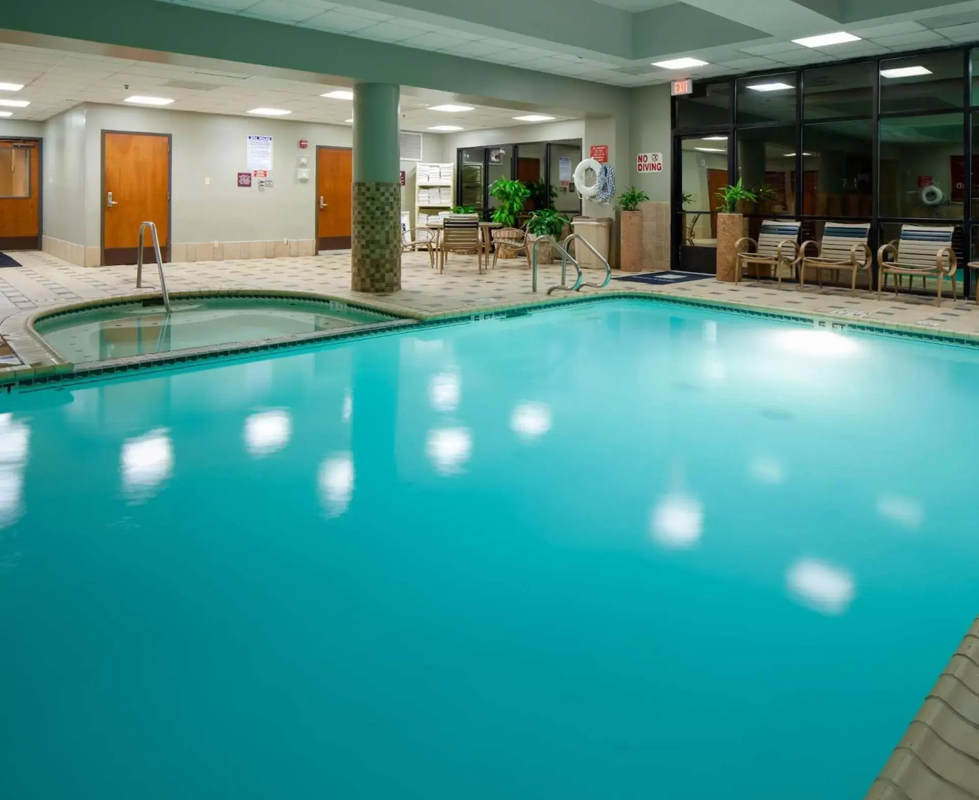 Pool view, Swimming Pool in Embassy Suites San Antonio Airport