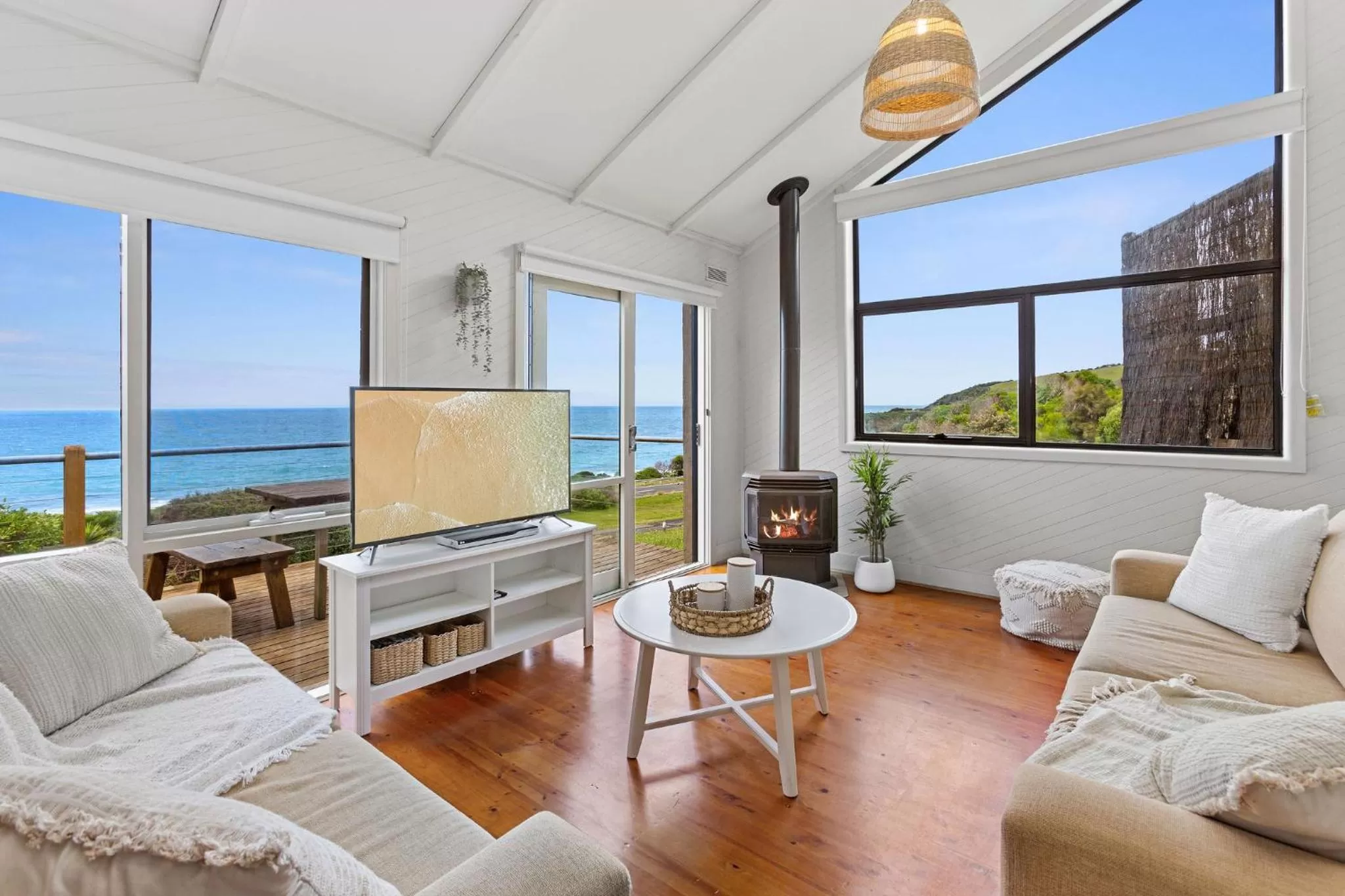 Communal lounge/ TV room, Seating Area in Whitecrest Eco Apartments Great Ocean Road