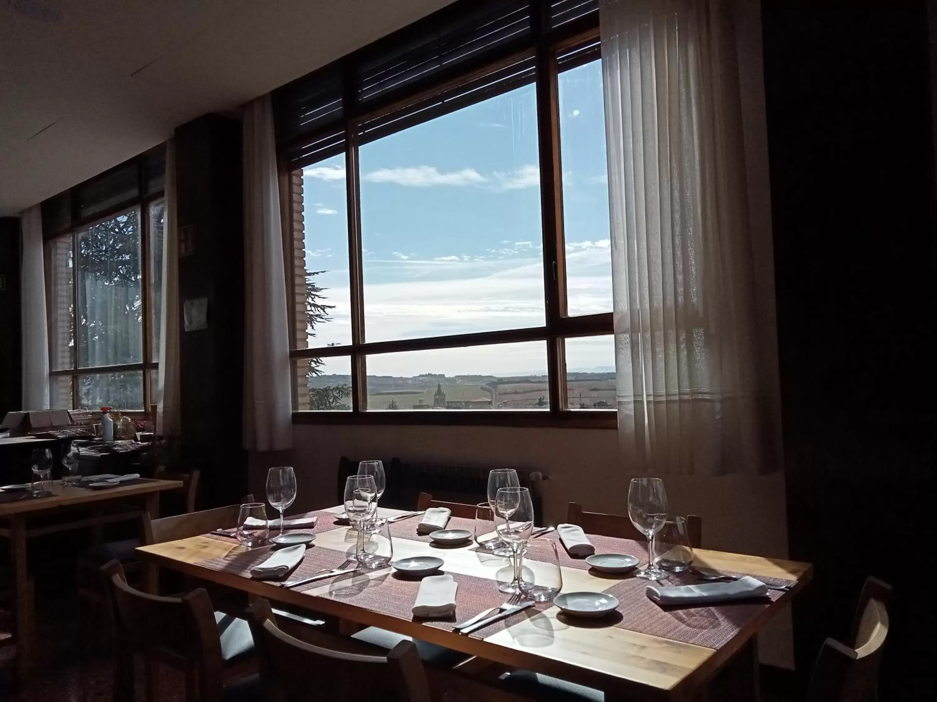 Natural landscape, Restaurant/Places to Eat in Portal De La Rioja