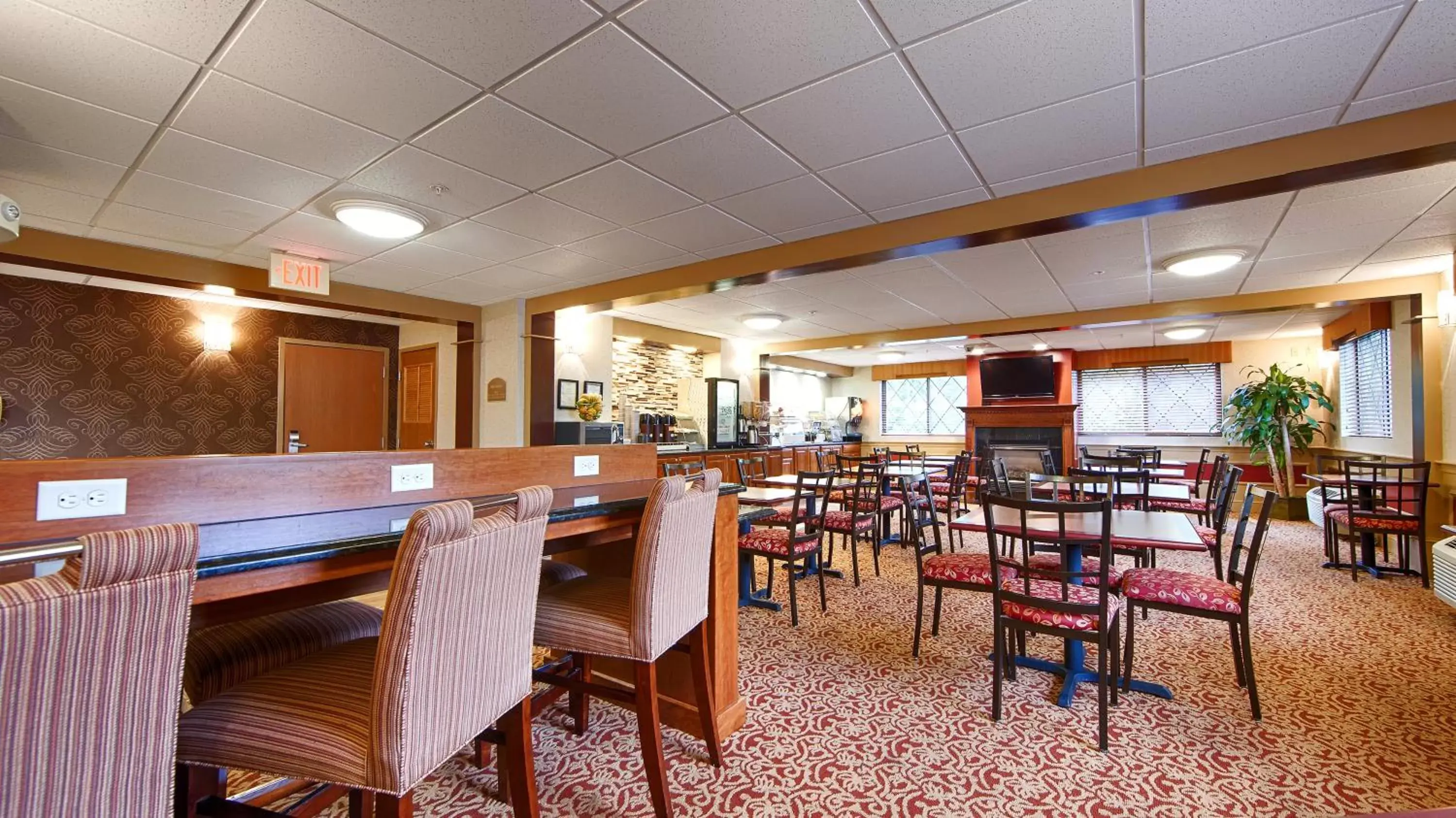Breakfast, Restaurant/Places to Eat in Best Western Plus The Inn at Sharon/Foxboro