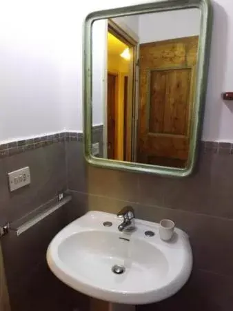 Single Room with Private Bathroom in Red Fenice Single Room with Private Bathroom in Red Fenice