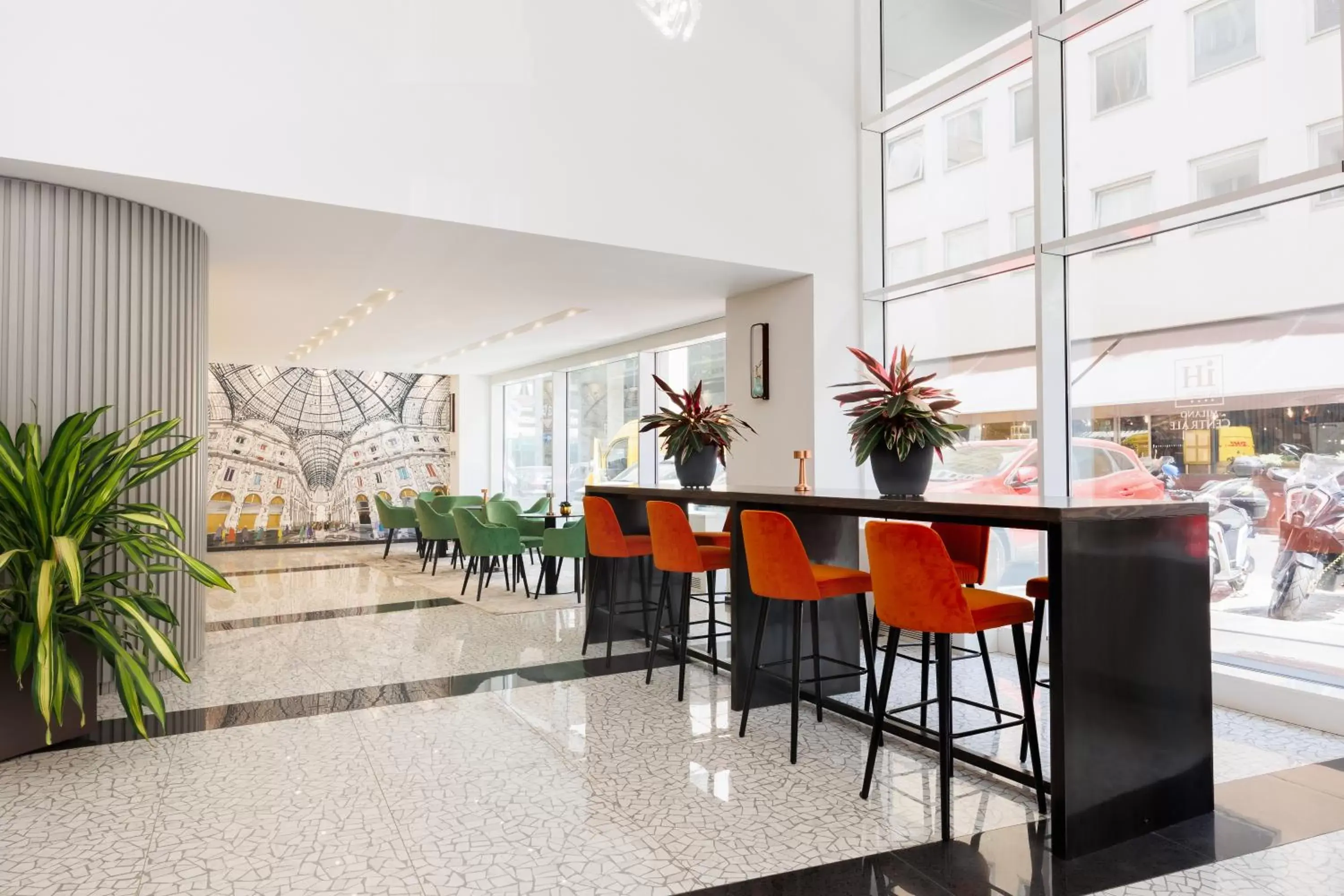 Lobby or reception in IH Hotels Milano Centrale