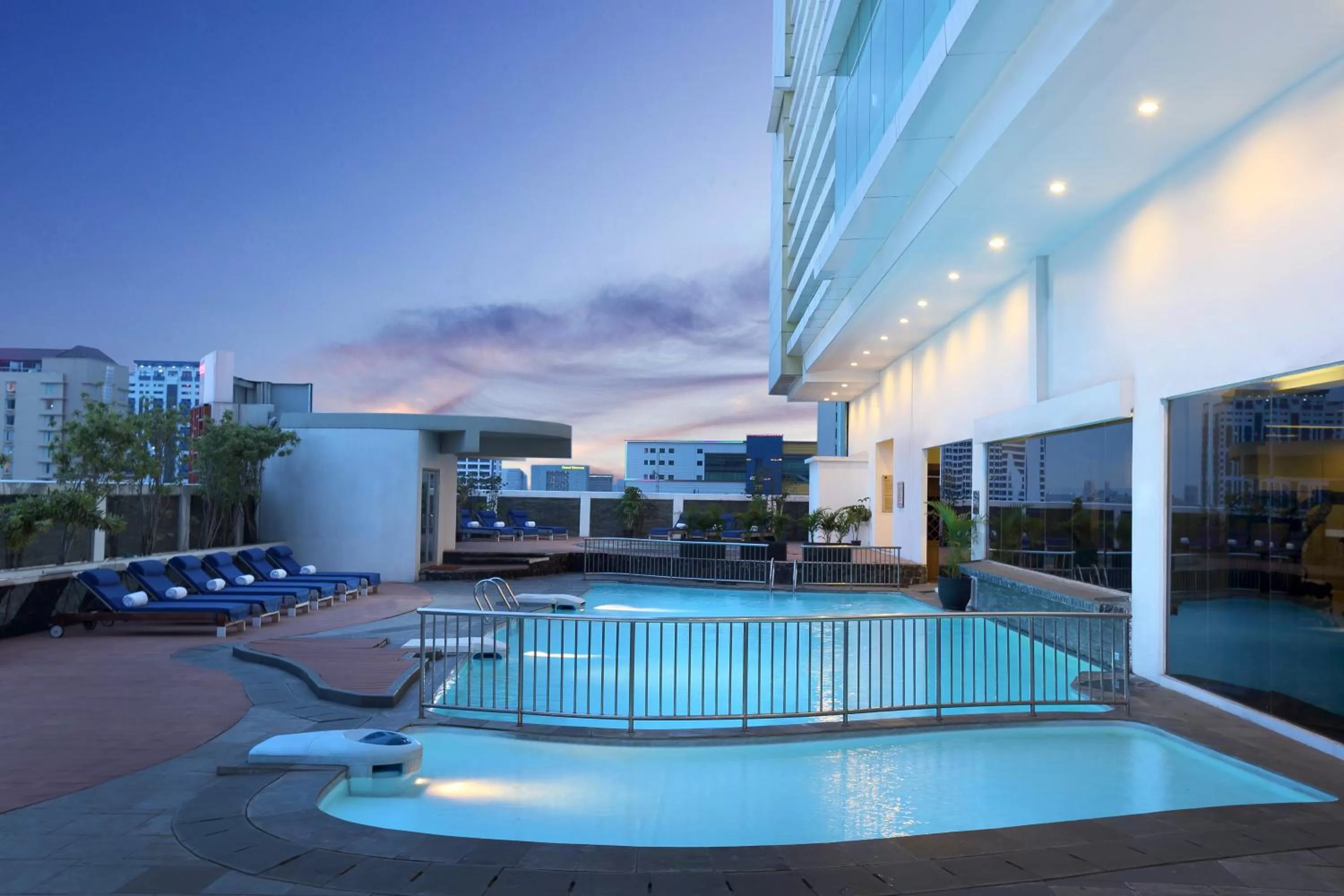 Swimming pool in Novotel Jakarta Gajah Mada