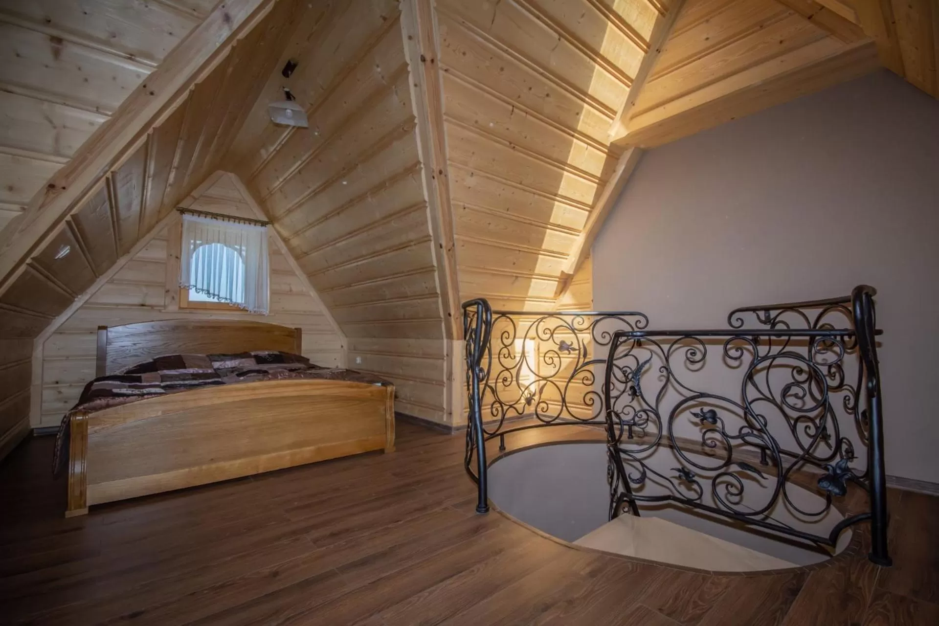 Photo of the whole room, Bed in Podhalanski Dworek z Jacuzzi