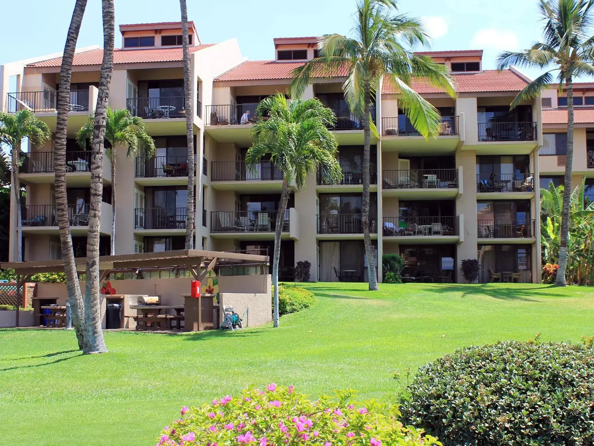 Facade/entrance, Property Building in Castle Kamaole Sands