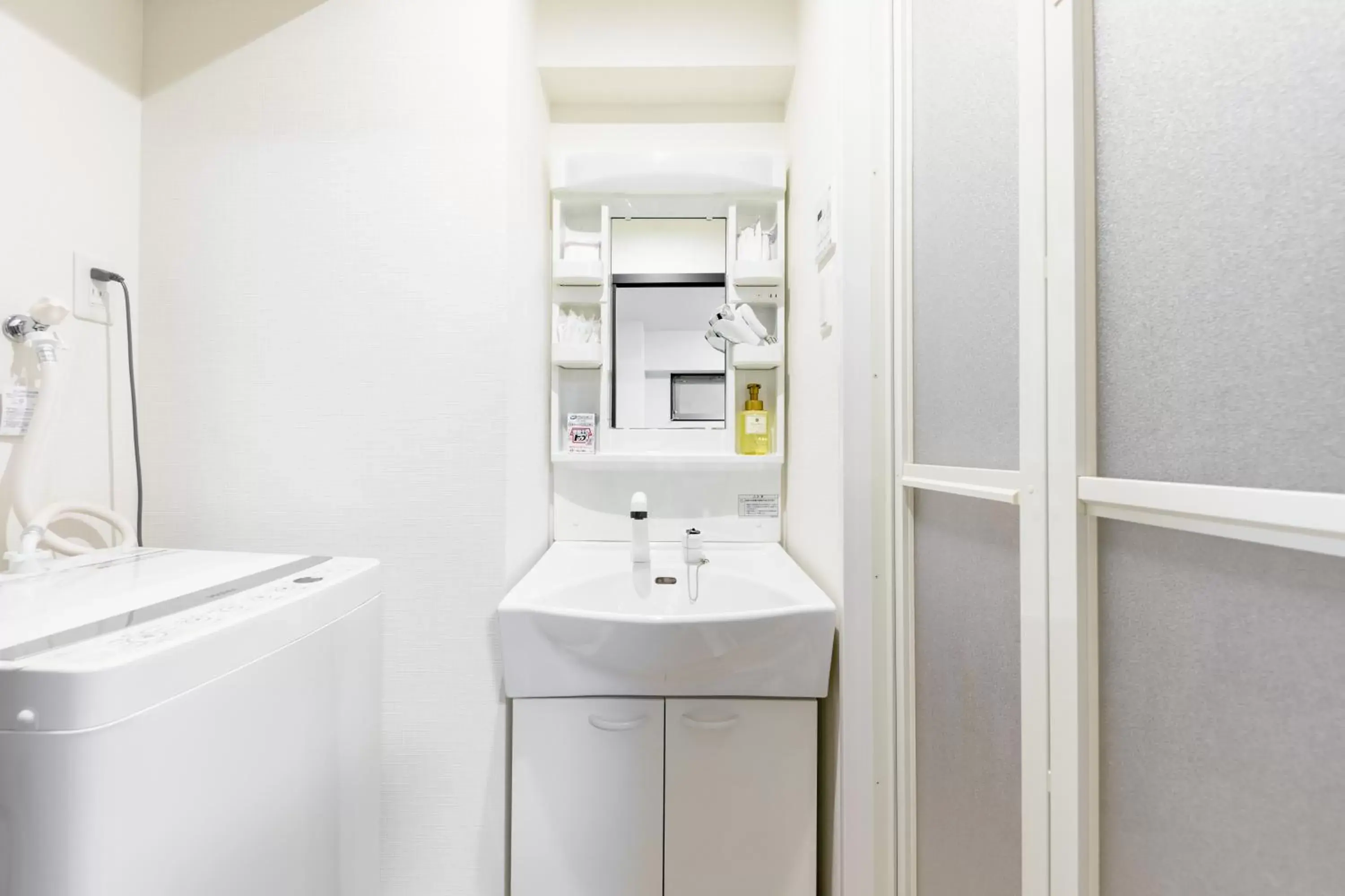 washing machine, Bathroom in TAKUTO STAY SAKAISUJI-HOMMACHI