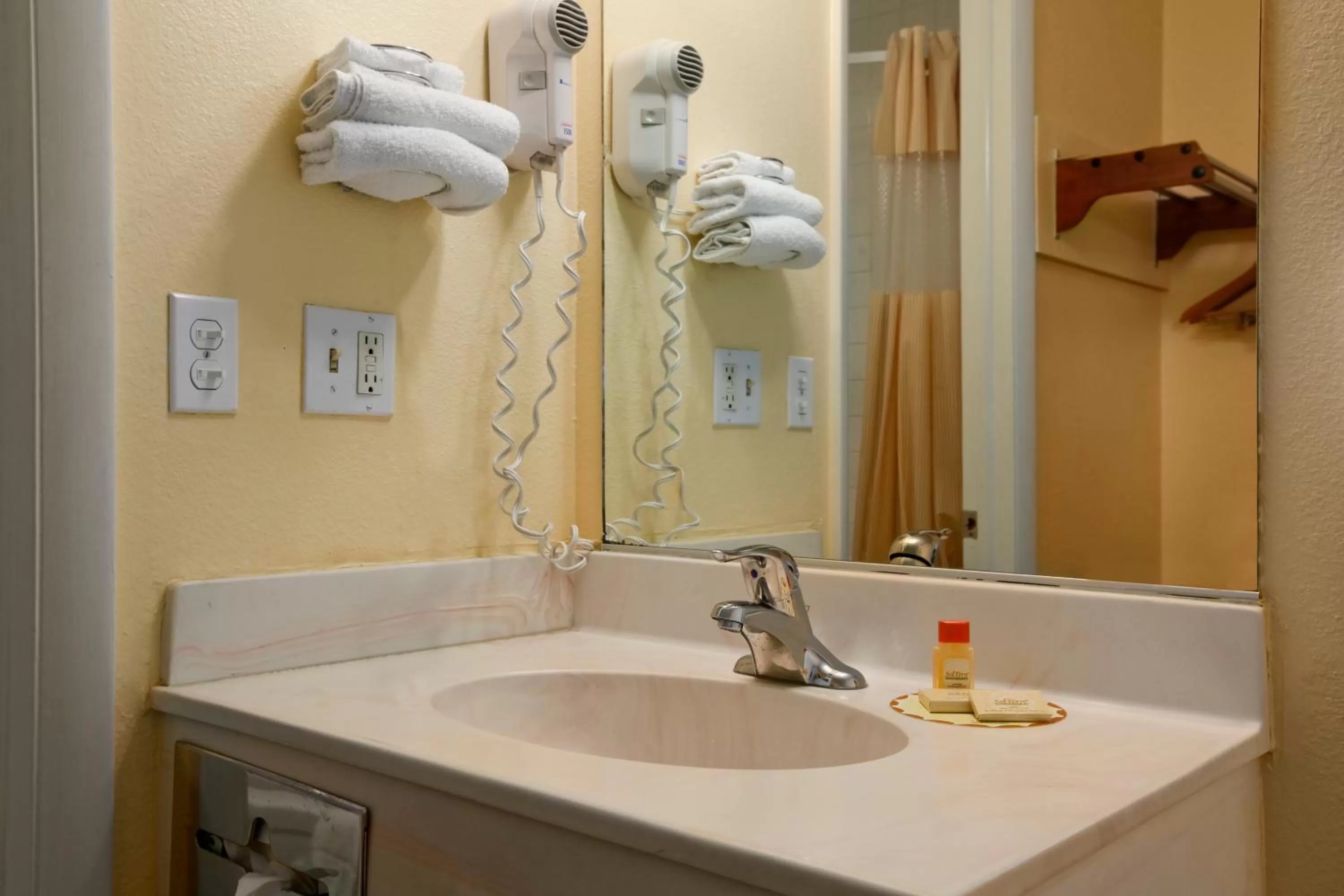 Bathroom in Days Inn by Wyndham St. George