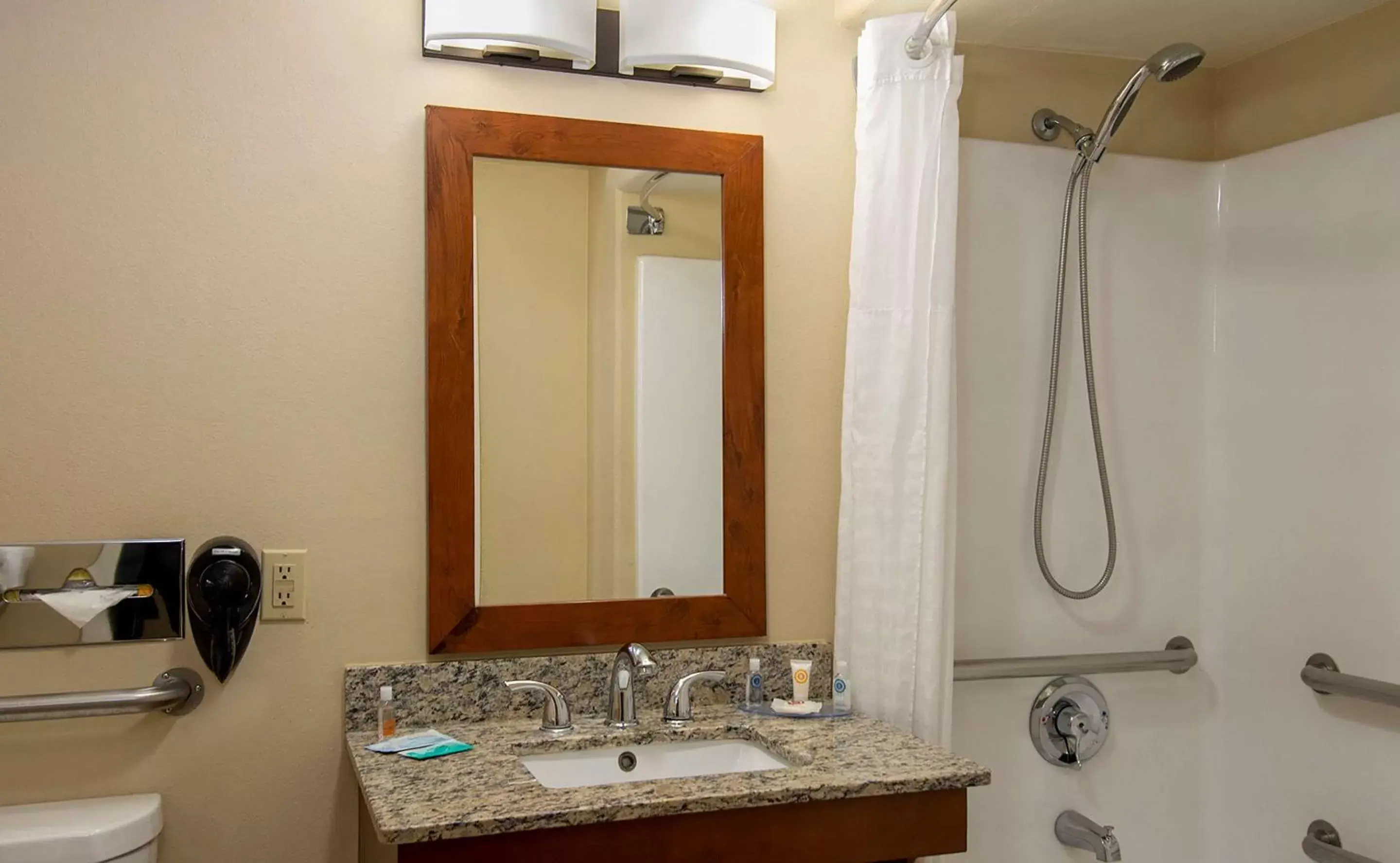 Bathroom in Comfort Inn Santa Fe