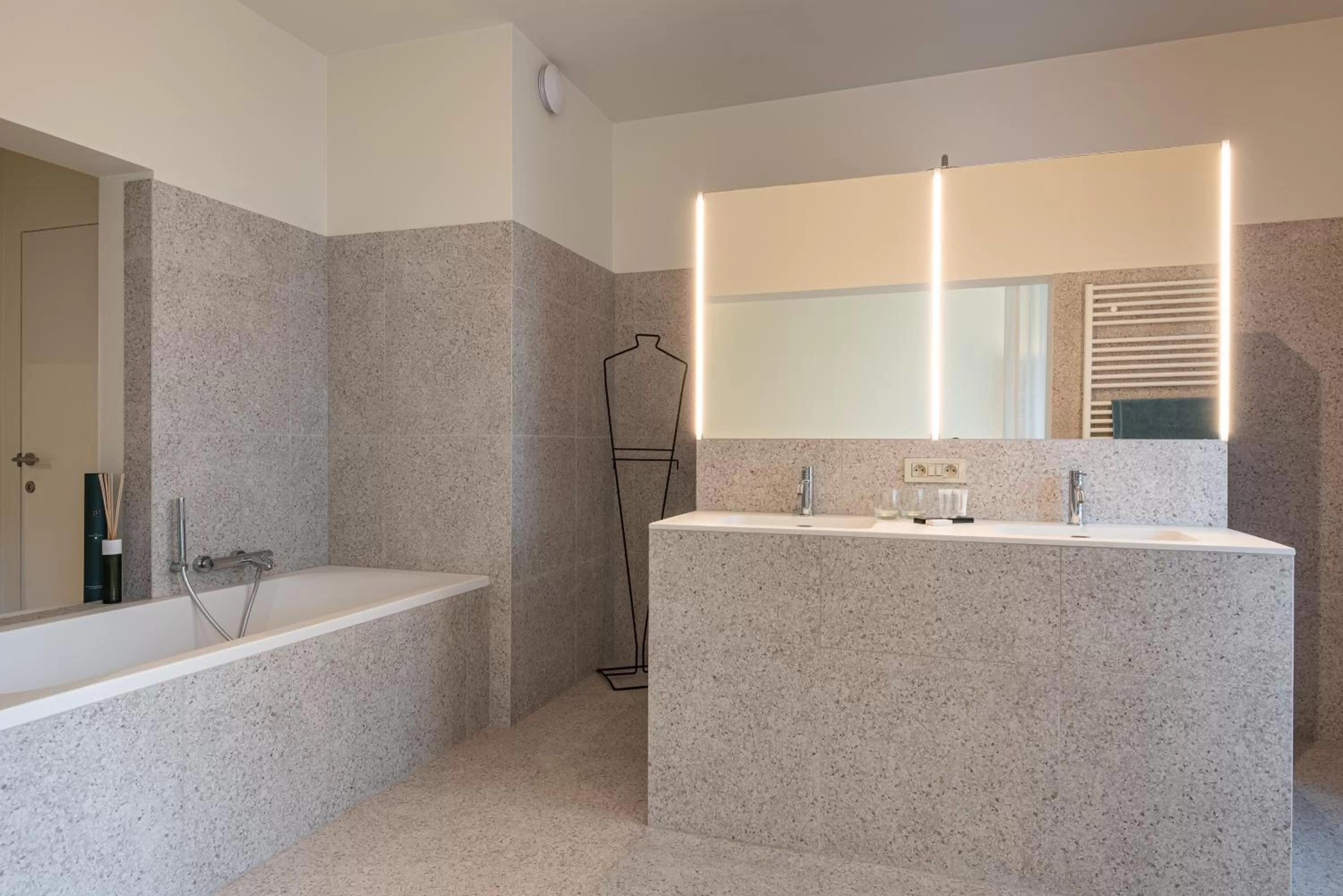 Bathroom in Gepetto's - Beautiful stay in the Historic centre of Ghent -