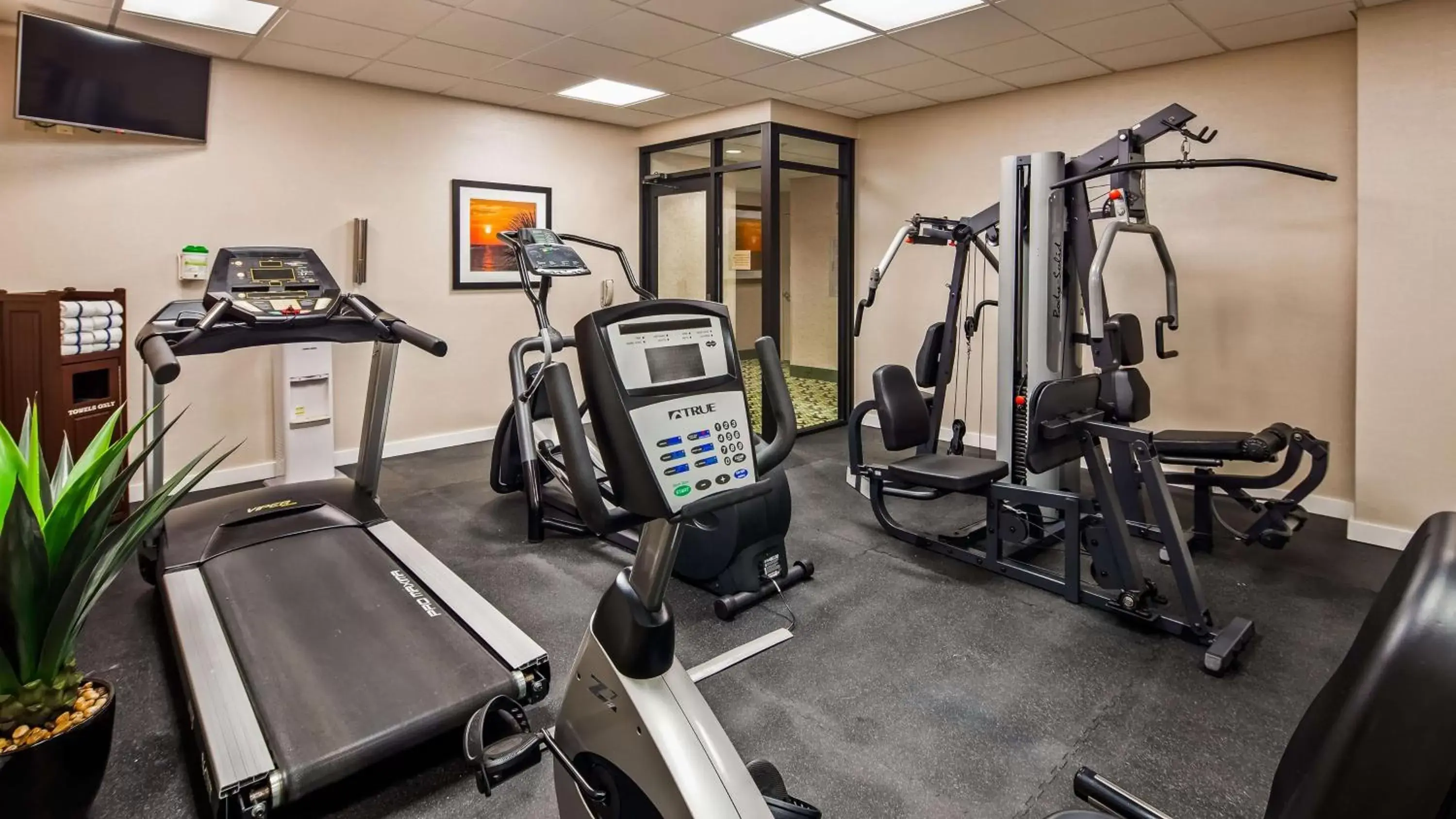 Fitness centre/facilities, Fitness Center/Facilities in Best Western Plus Kendall Hotel & Suites