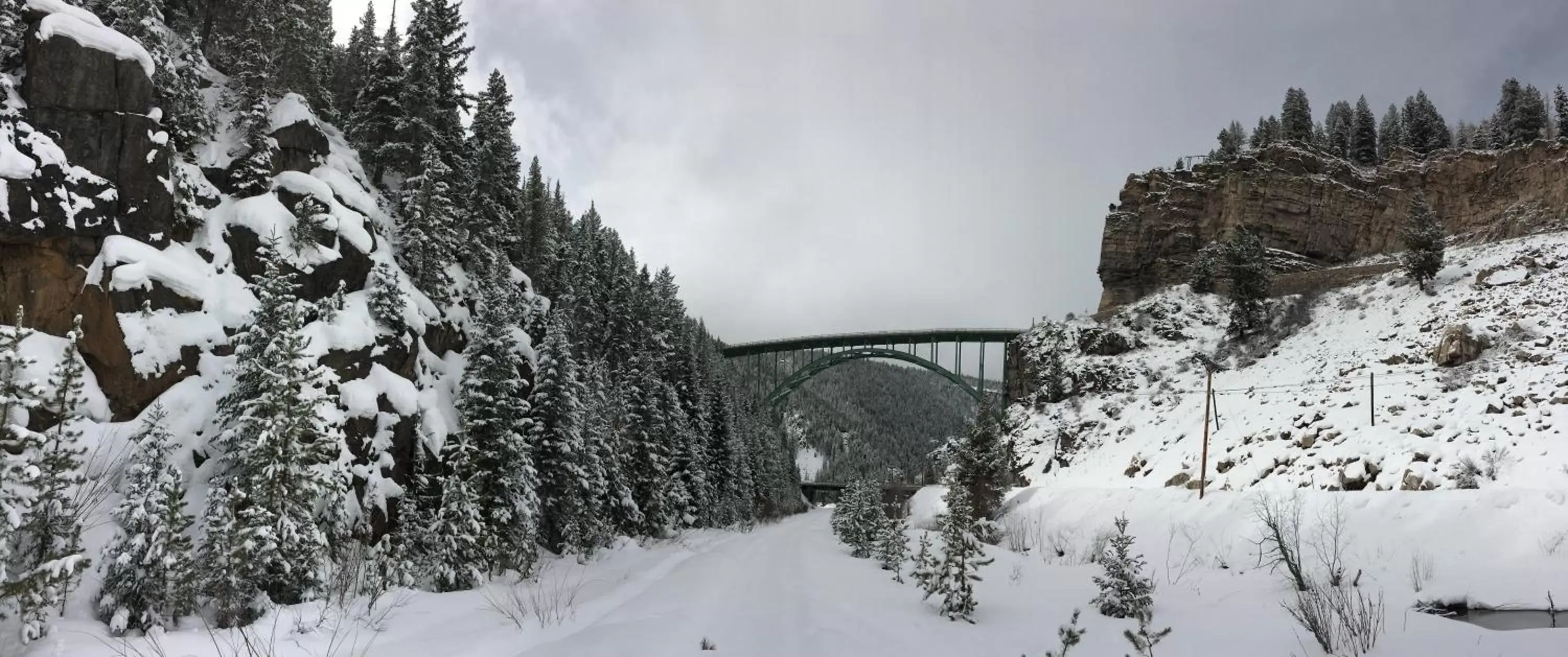 Neighbourhood, Winter in The Green Bridge Inn