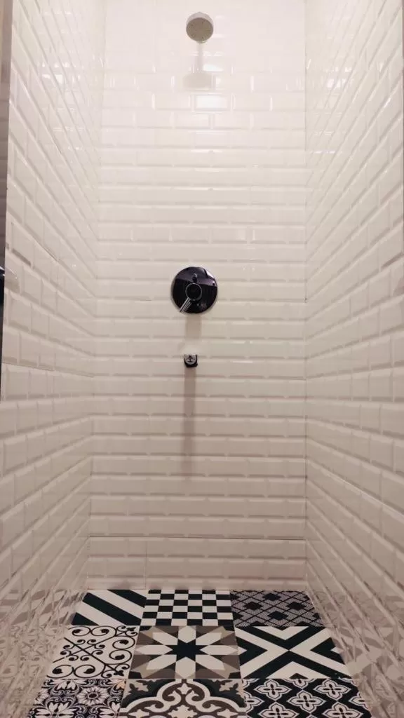 Shower, Bathroom in HALF Hotel, Calangute