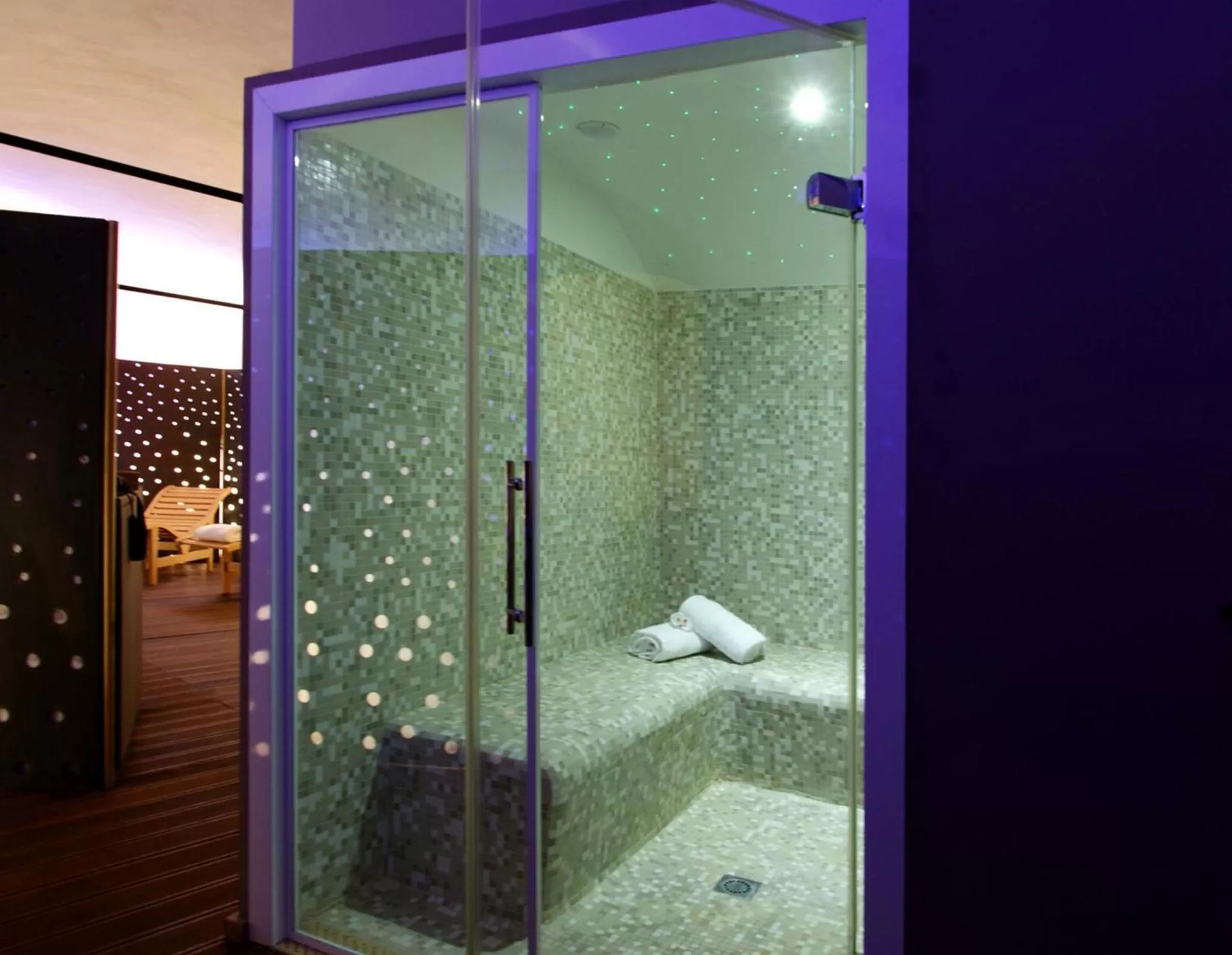 Steam room in Grand Hotel Piazza Borsa