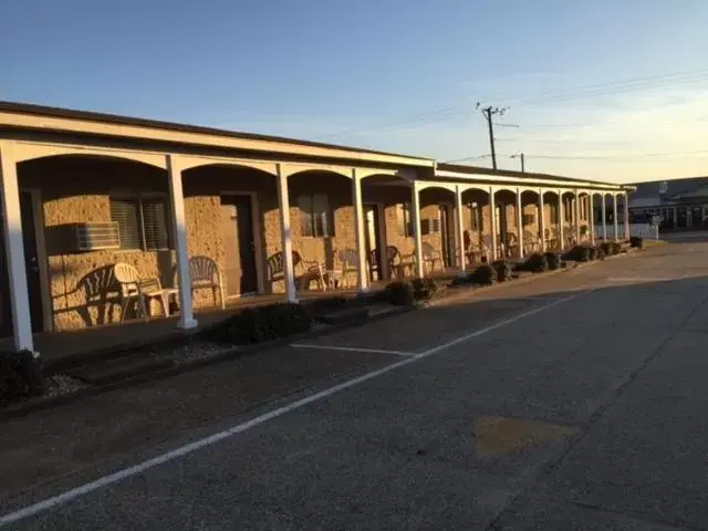 Property Building in Outer Banks Motor Lodge