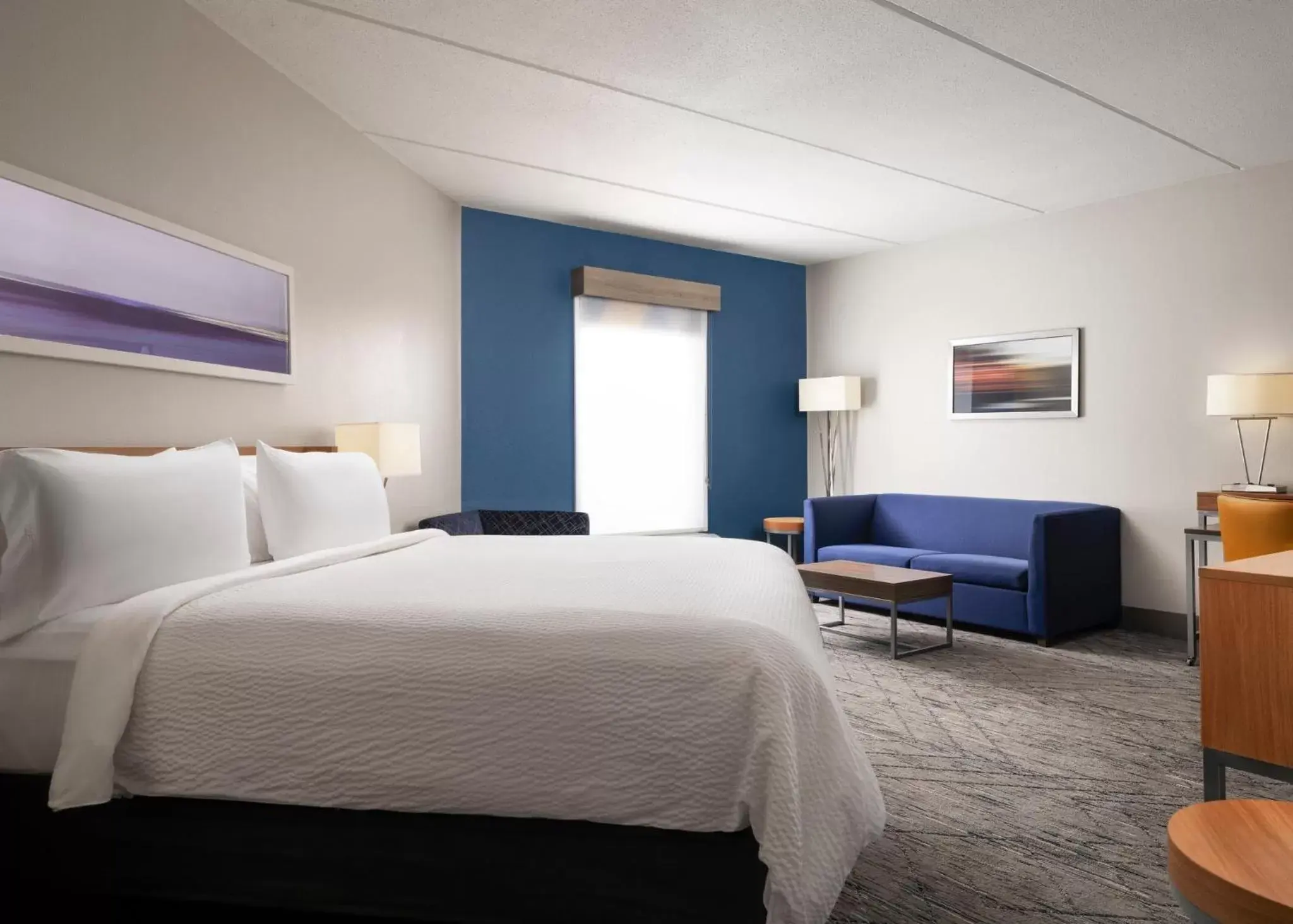 Photo of the whole room, Bed in Holiday Inn Express and Suites New Orleans Airport, an IHG Hotel