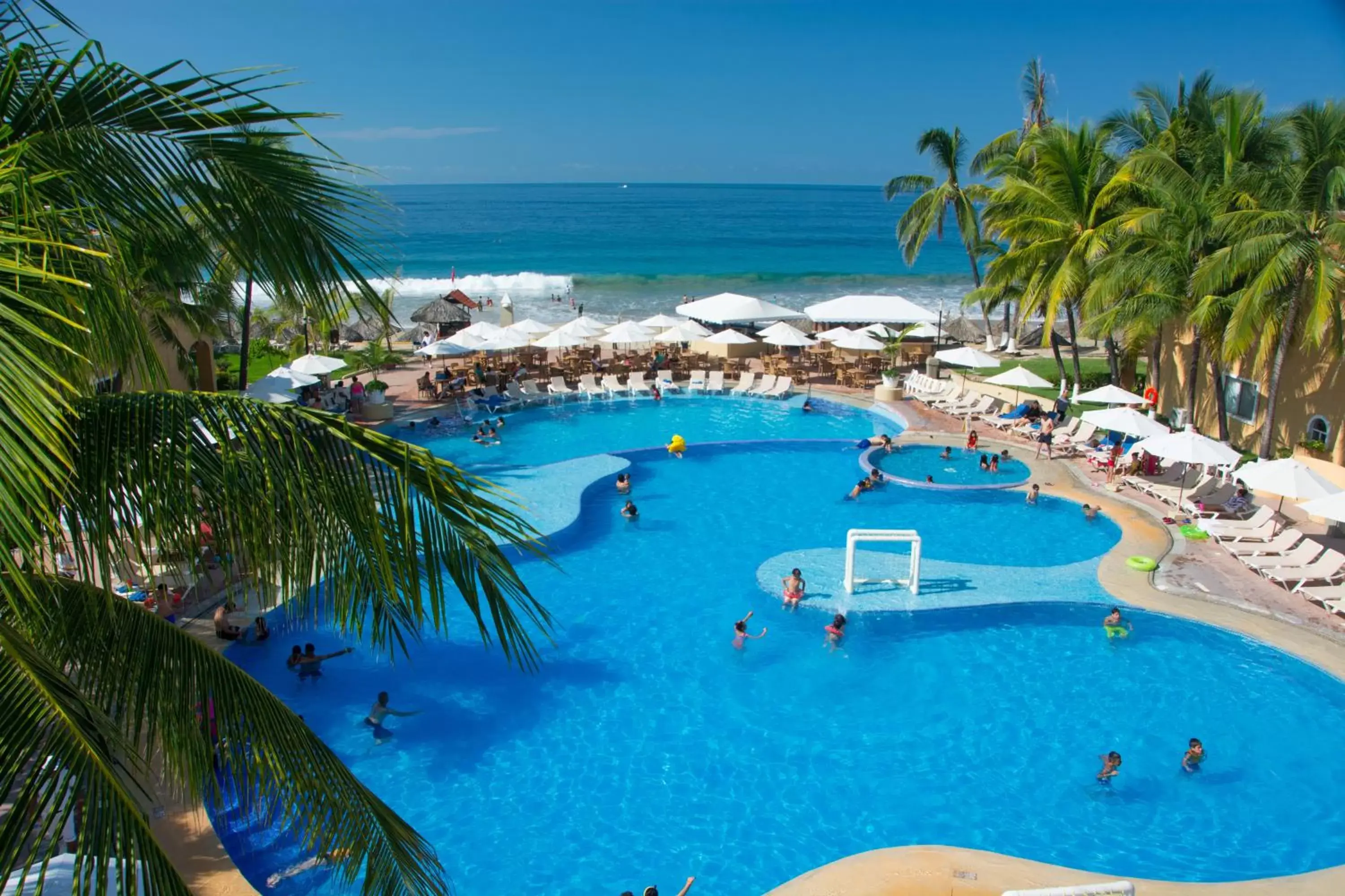 Swimming pool, Pool View in Tesoro Ixtapa All Inclusive