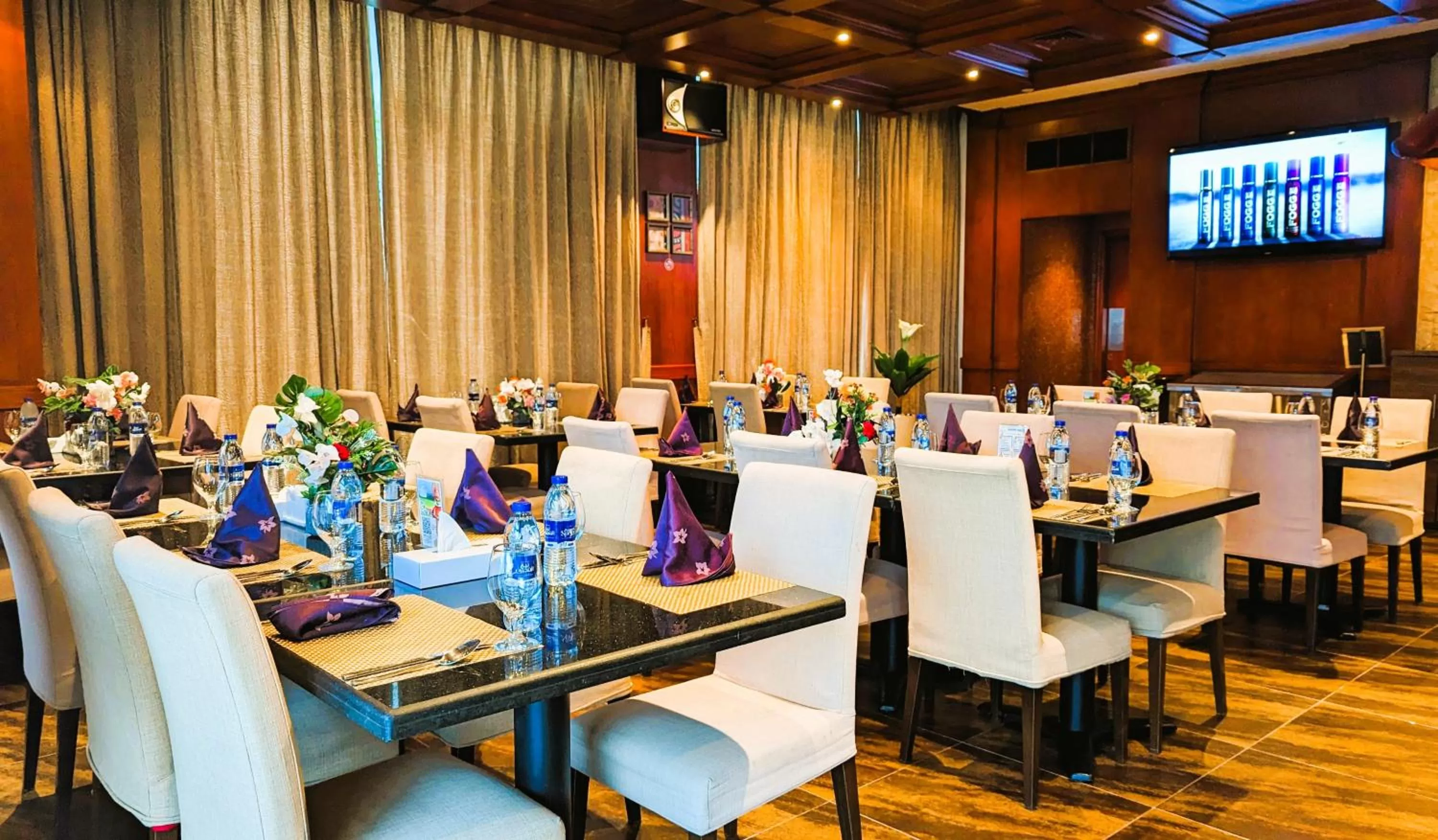 Restaurant/places to eat in City Tower Hotel