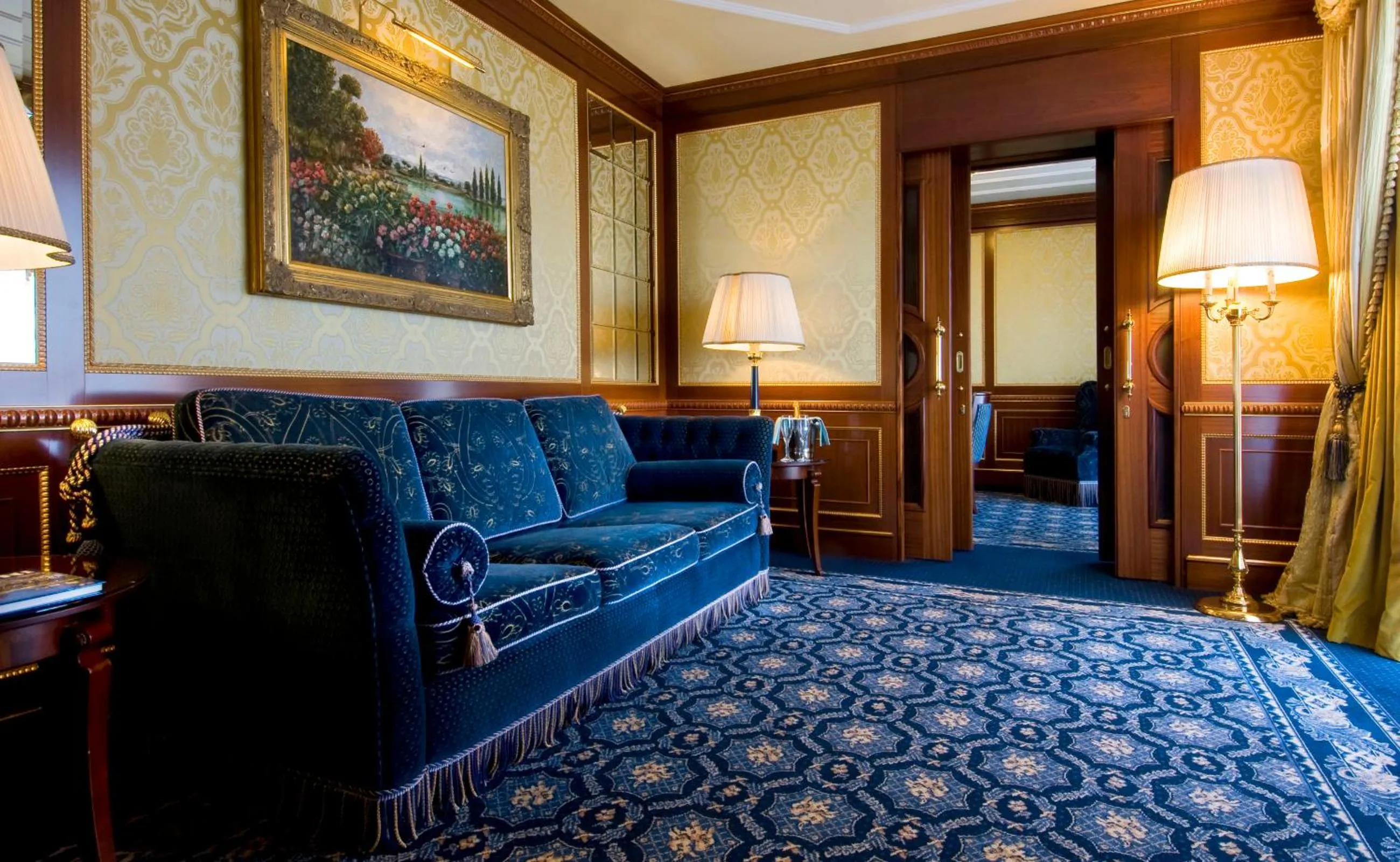 Living room, Bed in Grand Hotel Dino