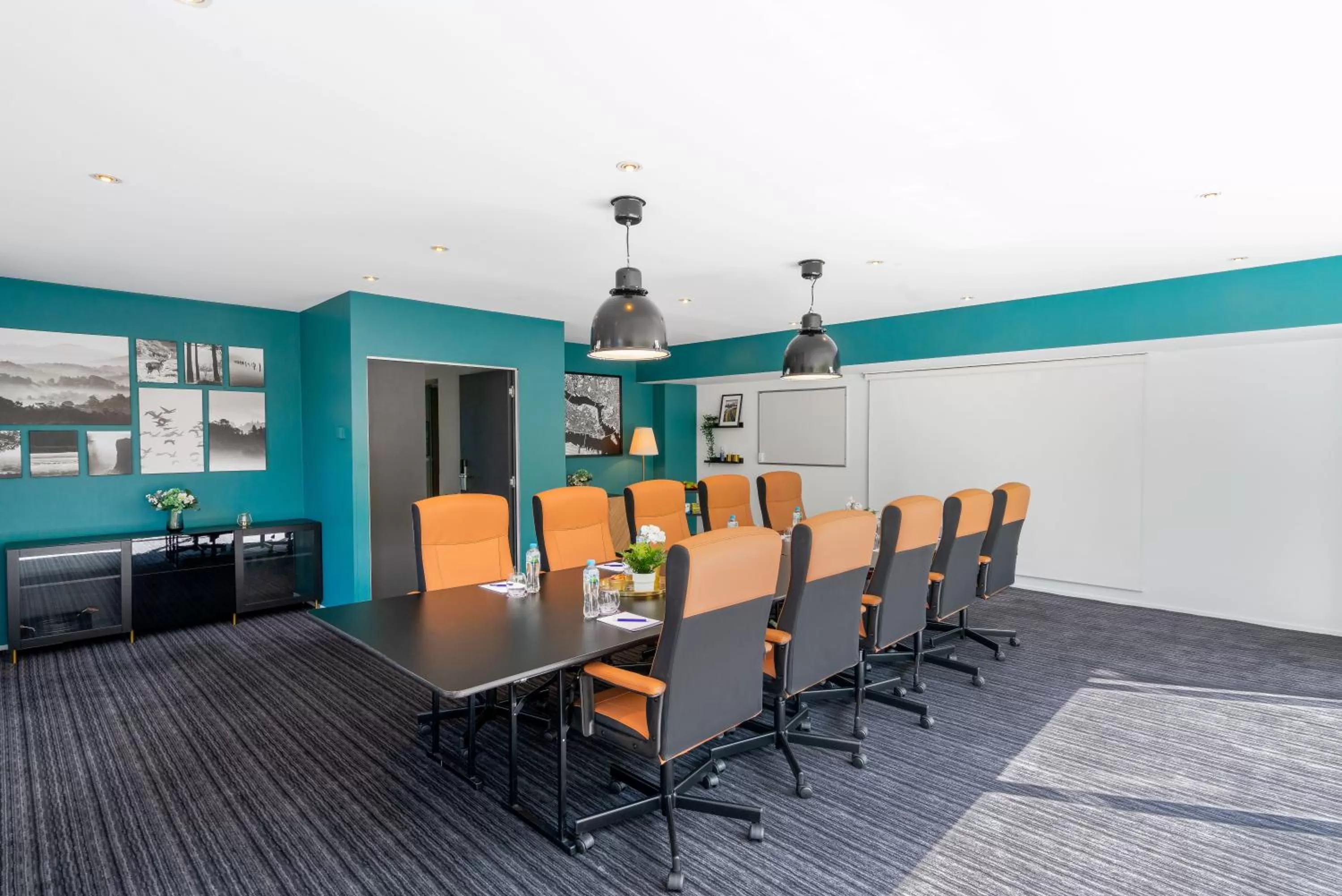 Meeting/conference room in Park Regis Griffin Suites