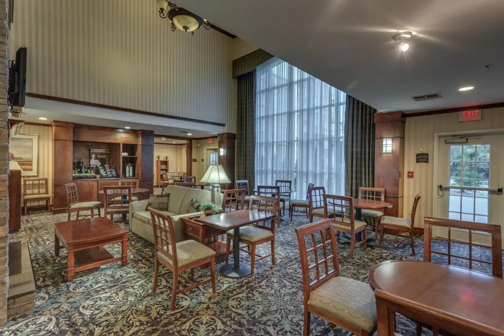 Lobby or reception, Restaurant/Places to Eat in Staybridge Suites Austin Airport, an IHG Hotel