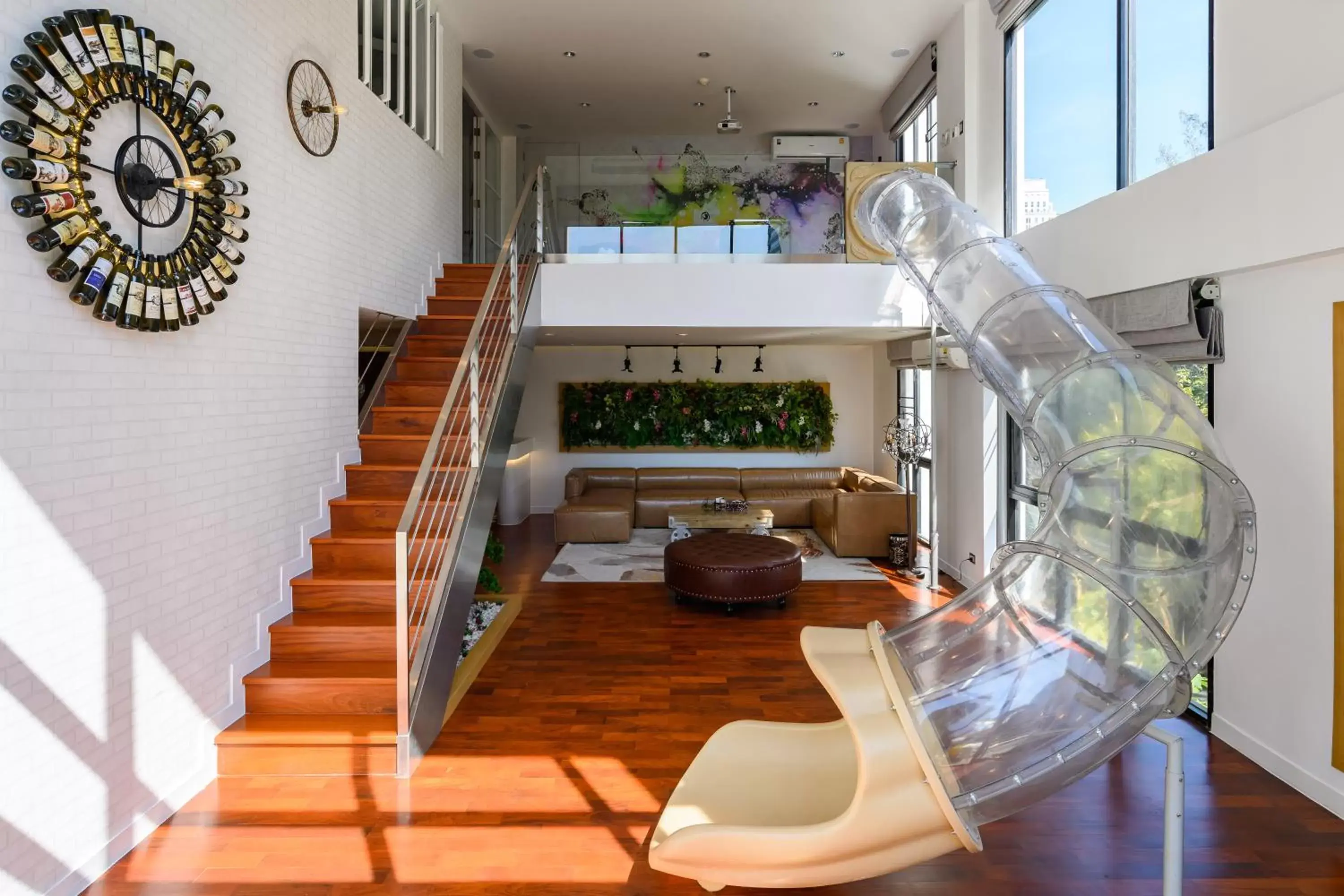 Living room in Benviar Tonson Residence