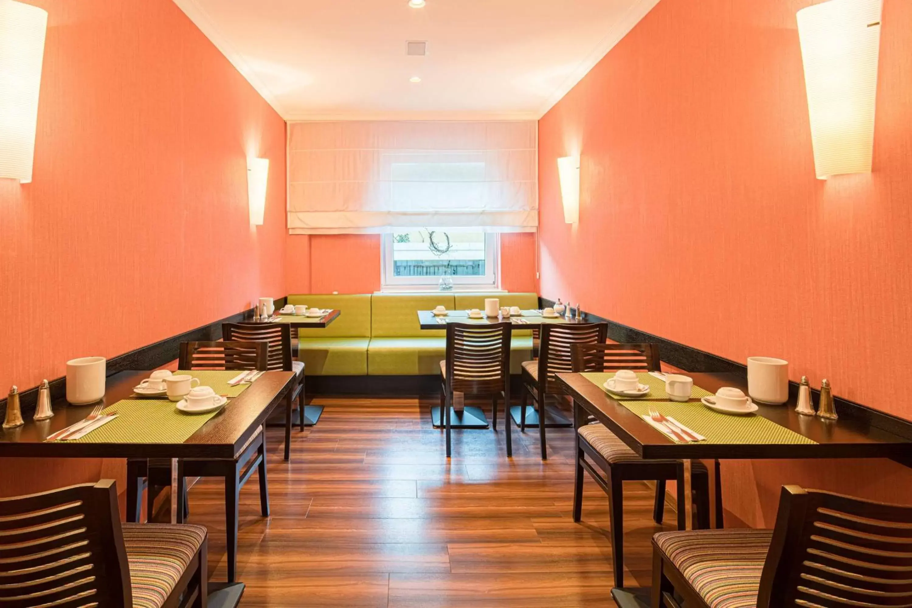 Breakfast, Restaurant/Places to Eat in Best Western Raphael Hotel Altona