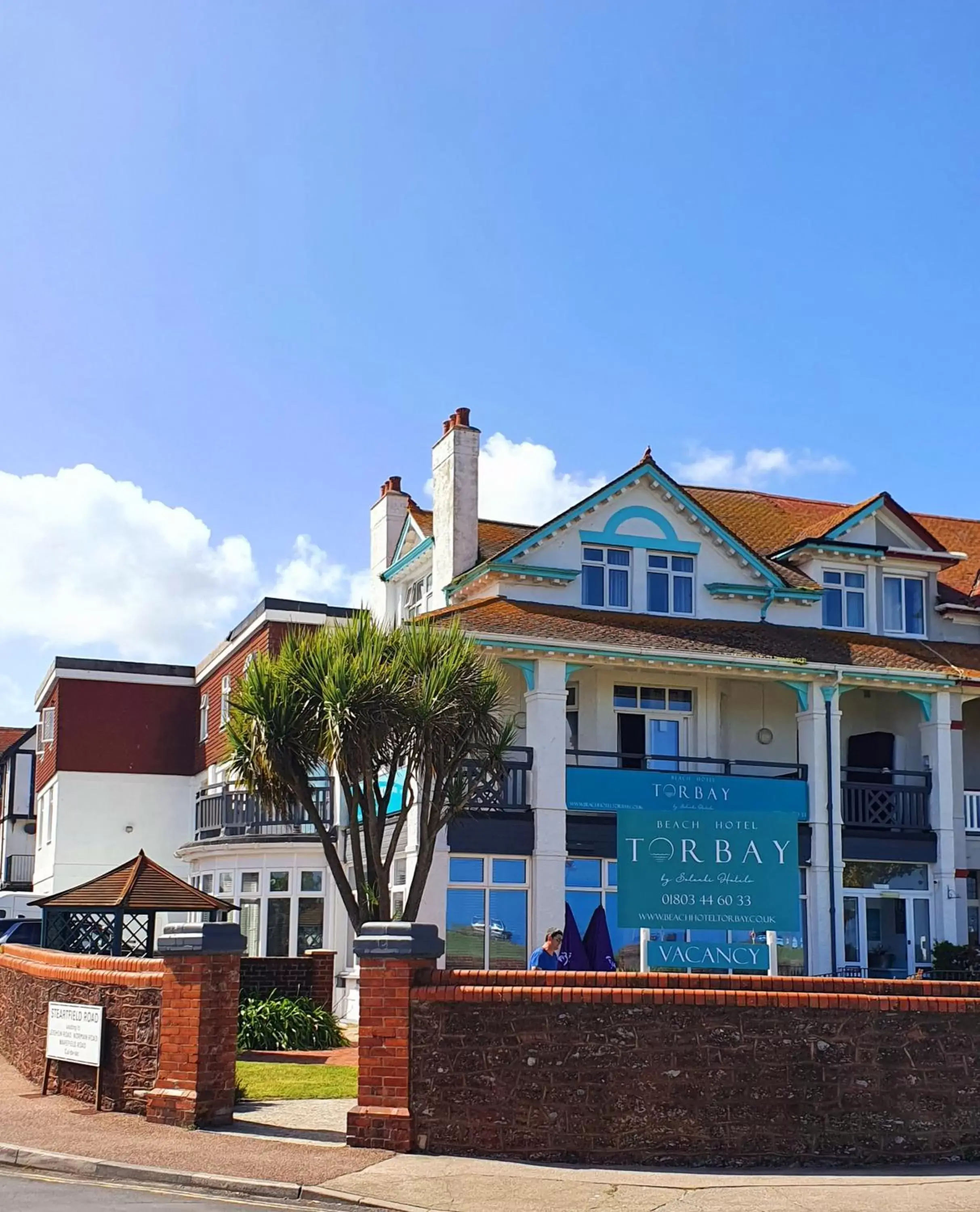Day, Property Building in Beach Hotel Torbay