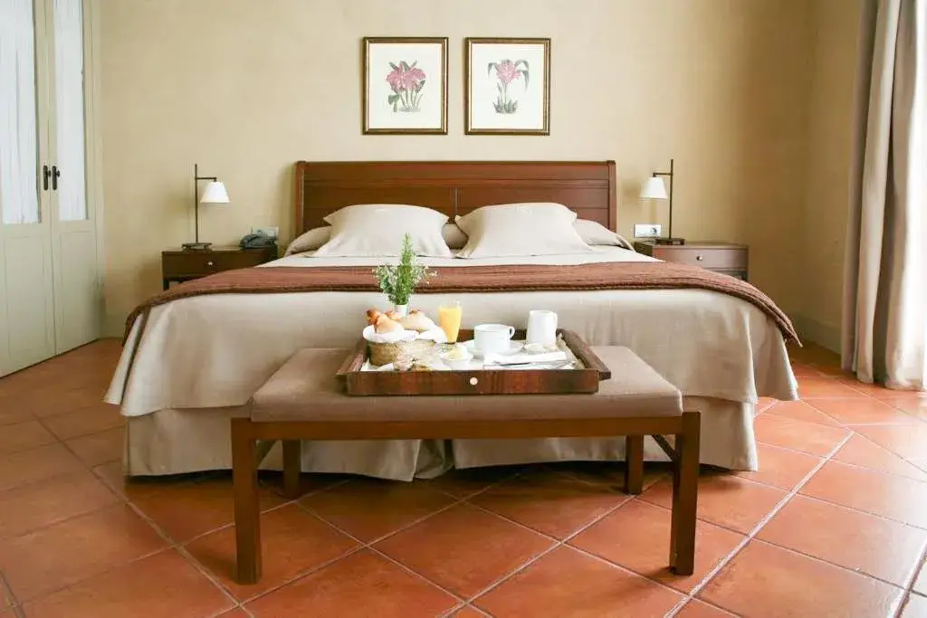 Bed in Bremon Boutique Hotel by Duquesa Hotels Collection