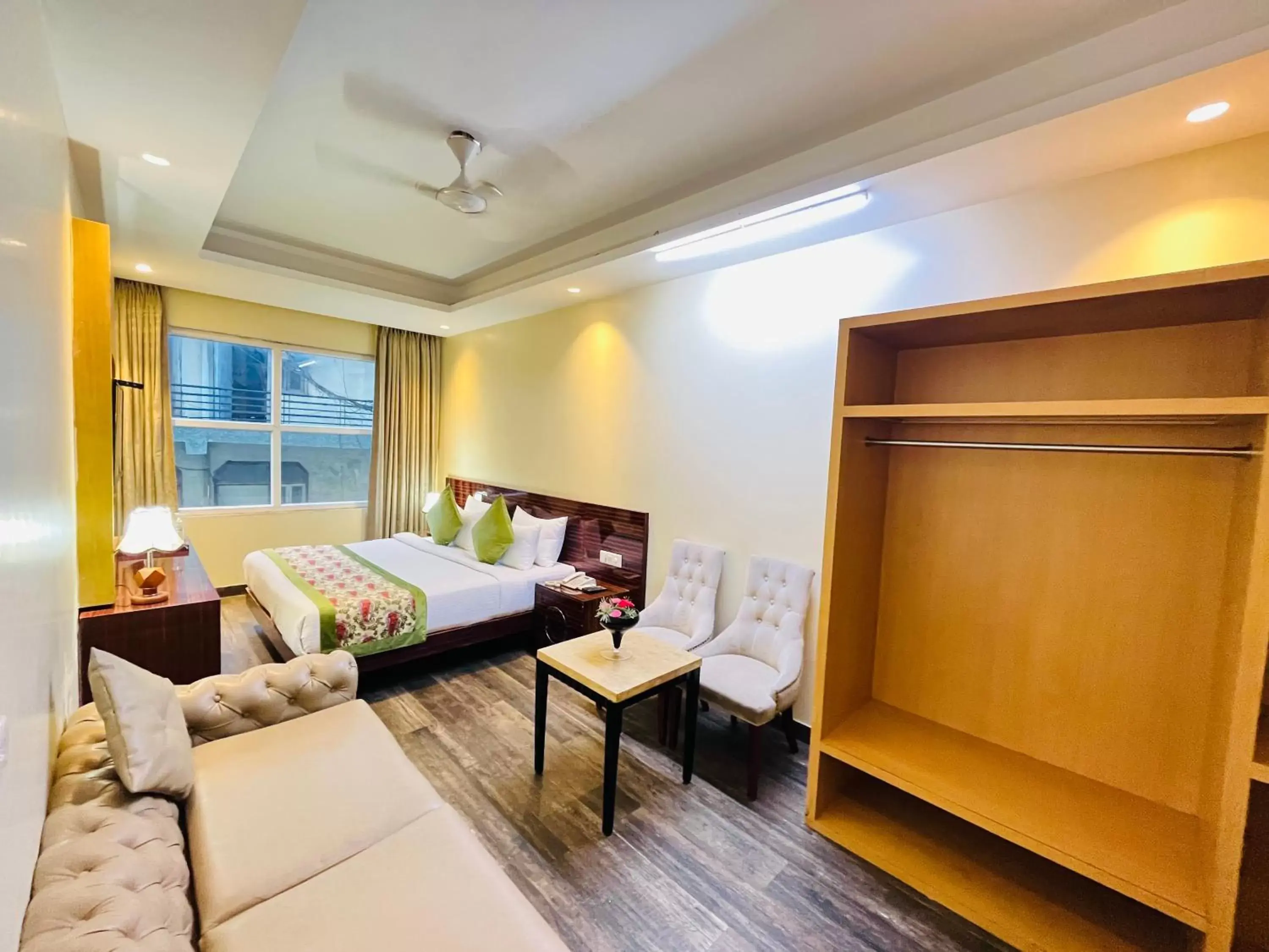 Bed in Hotel Banz - Near Delhi International Airport