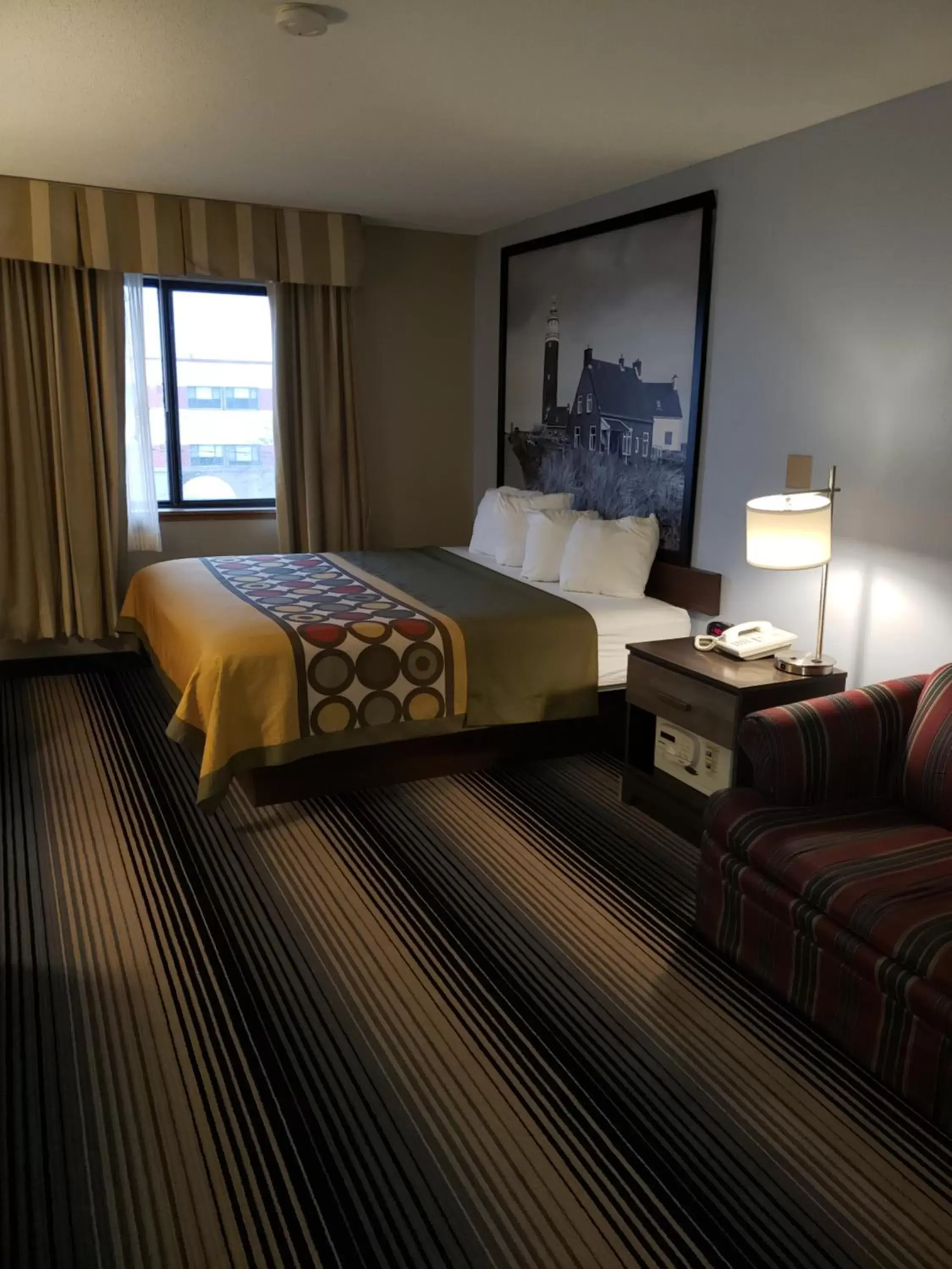 Photo of the whole room, Bed in Super 8 by Wyndham Milwaukee Airport