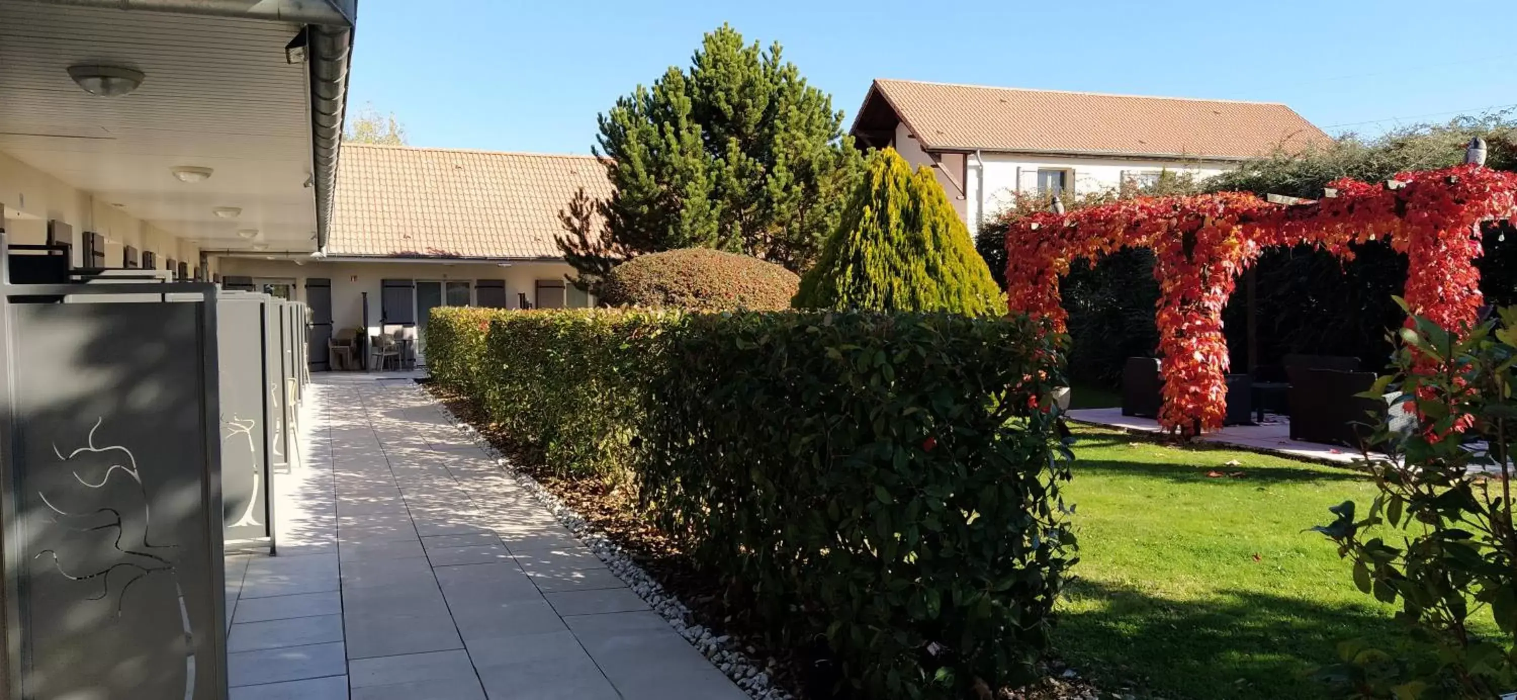 Patio, Property Building in Hôtel Le Clos Badan