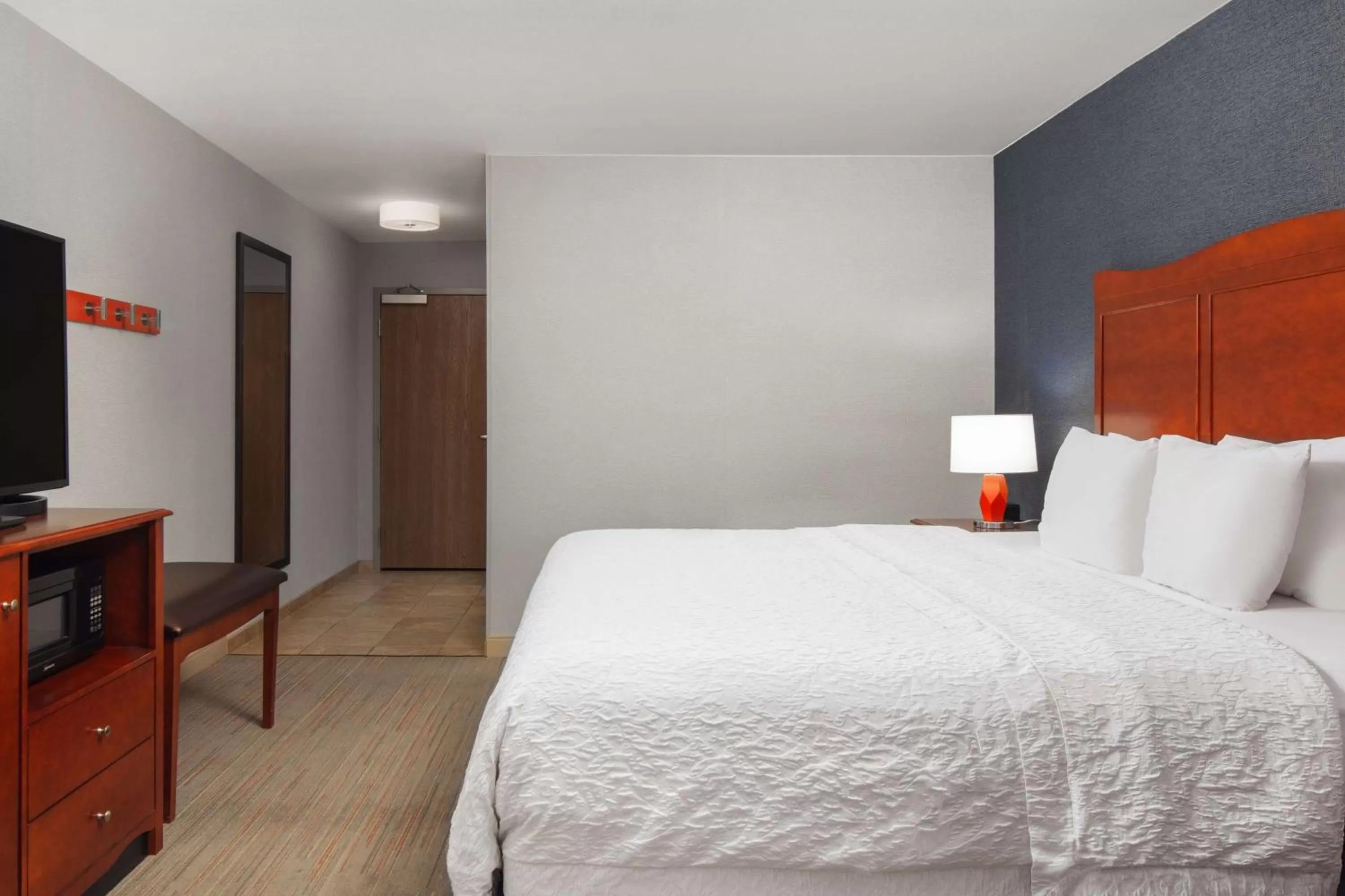 Bed in Hampton Inn Medford