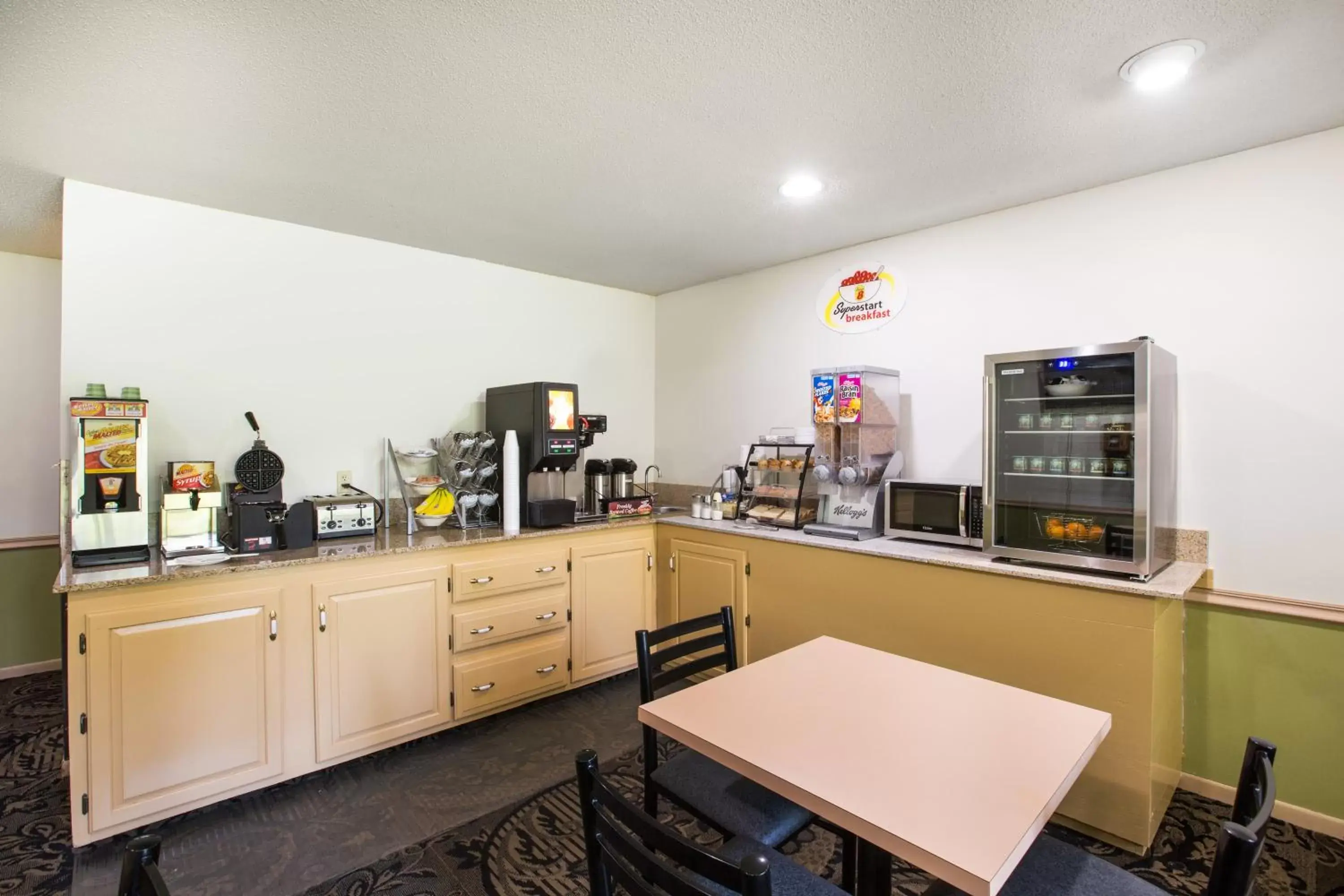 Continental breakfast in Super 8 by Wyndham Williams Continental breakfast in Super 8 by Wyndham Williams