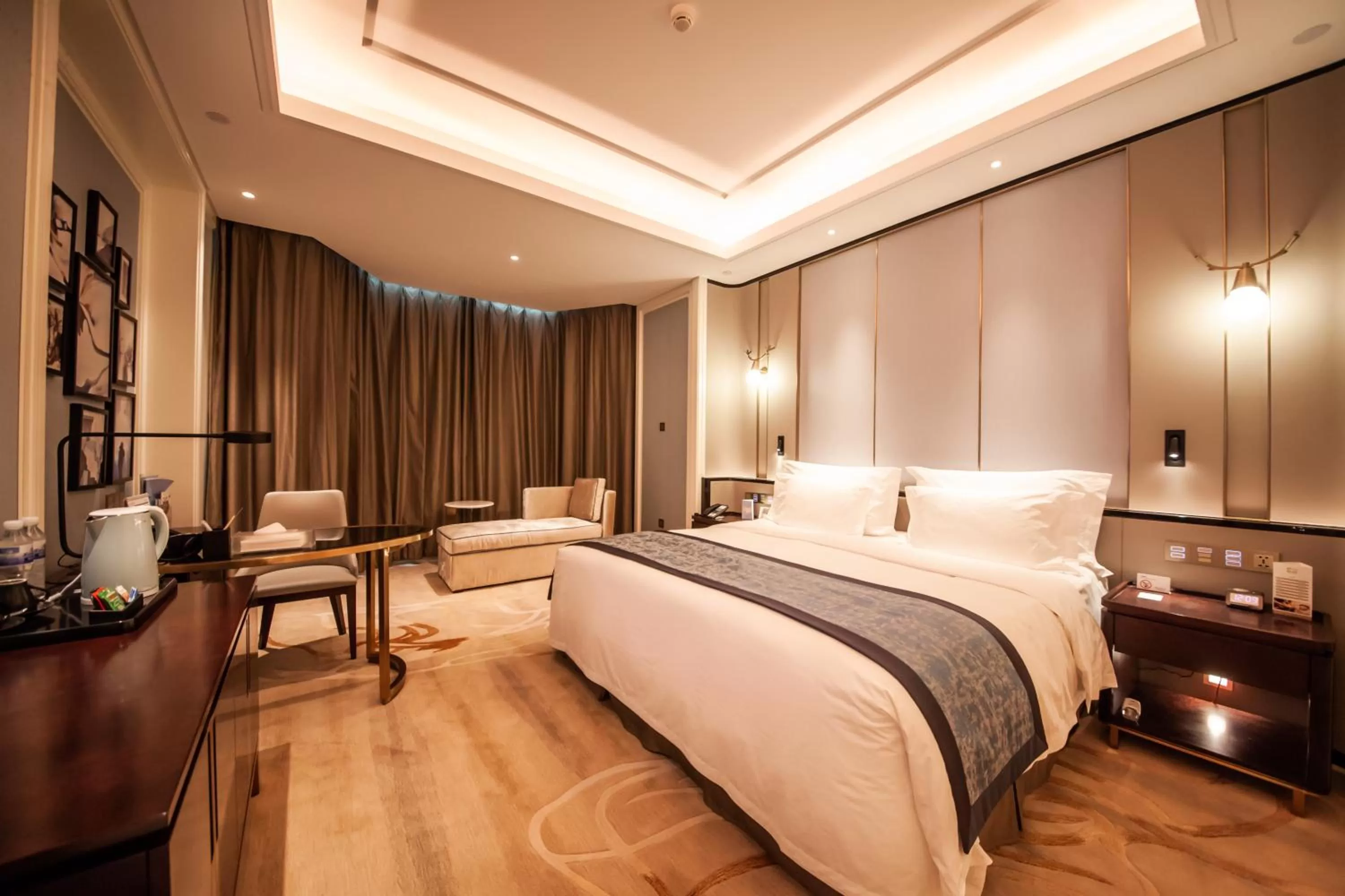 bunk bed, Bed in Wyndham Qingdao l Free Fixed-Time Shuttle Service Between Hotel and Airport & North Railway Station l Outdoor Children's Amusement Park l 1-Hour Play Snooker or Table Tennis