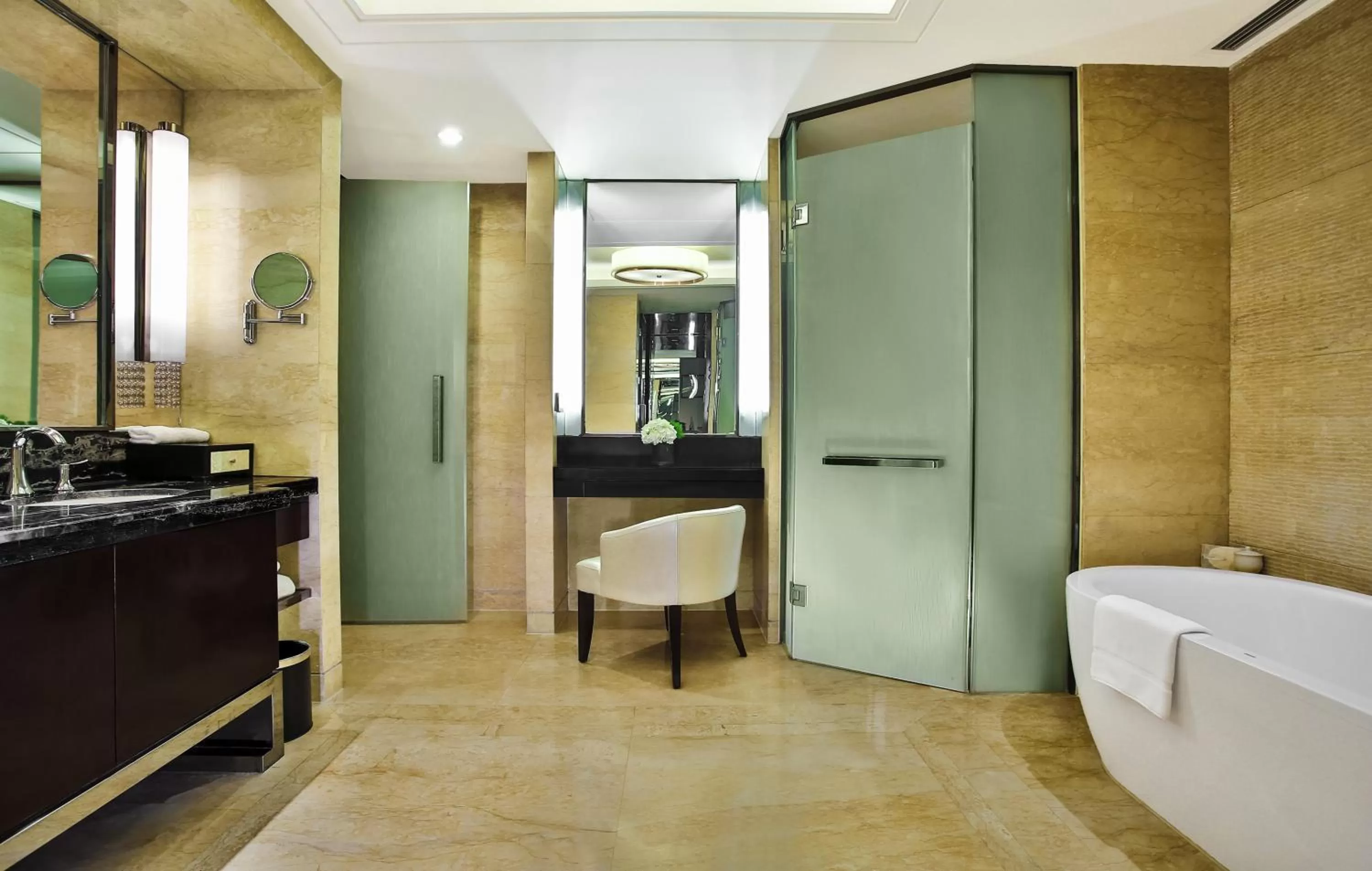 Photo of the whole room in Crowne Plaza Chengdu Panda Garden by IHG