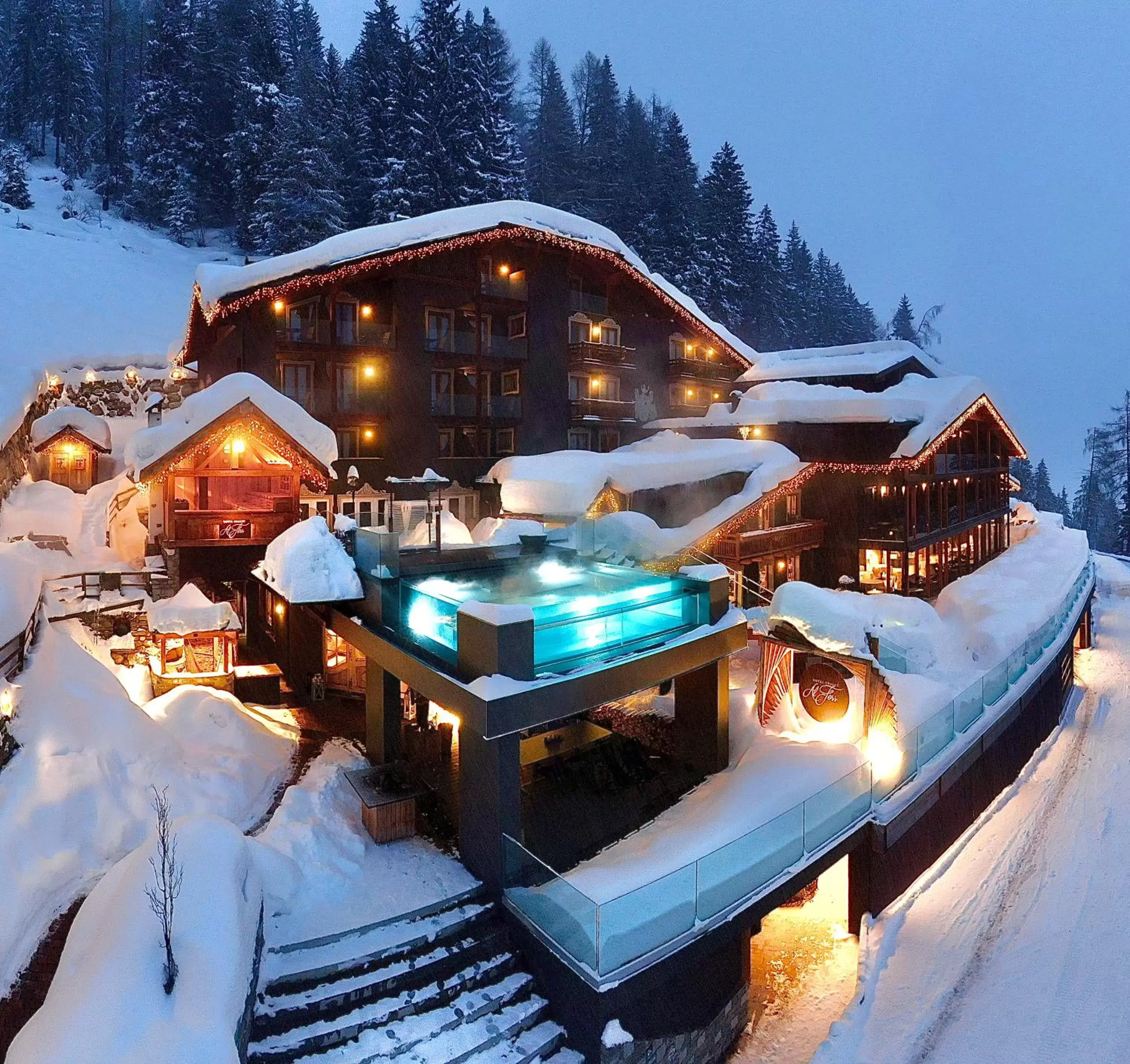 Property building, Winter in Hotel Chalet Al Foss