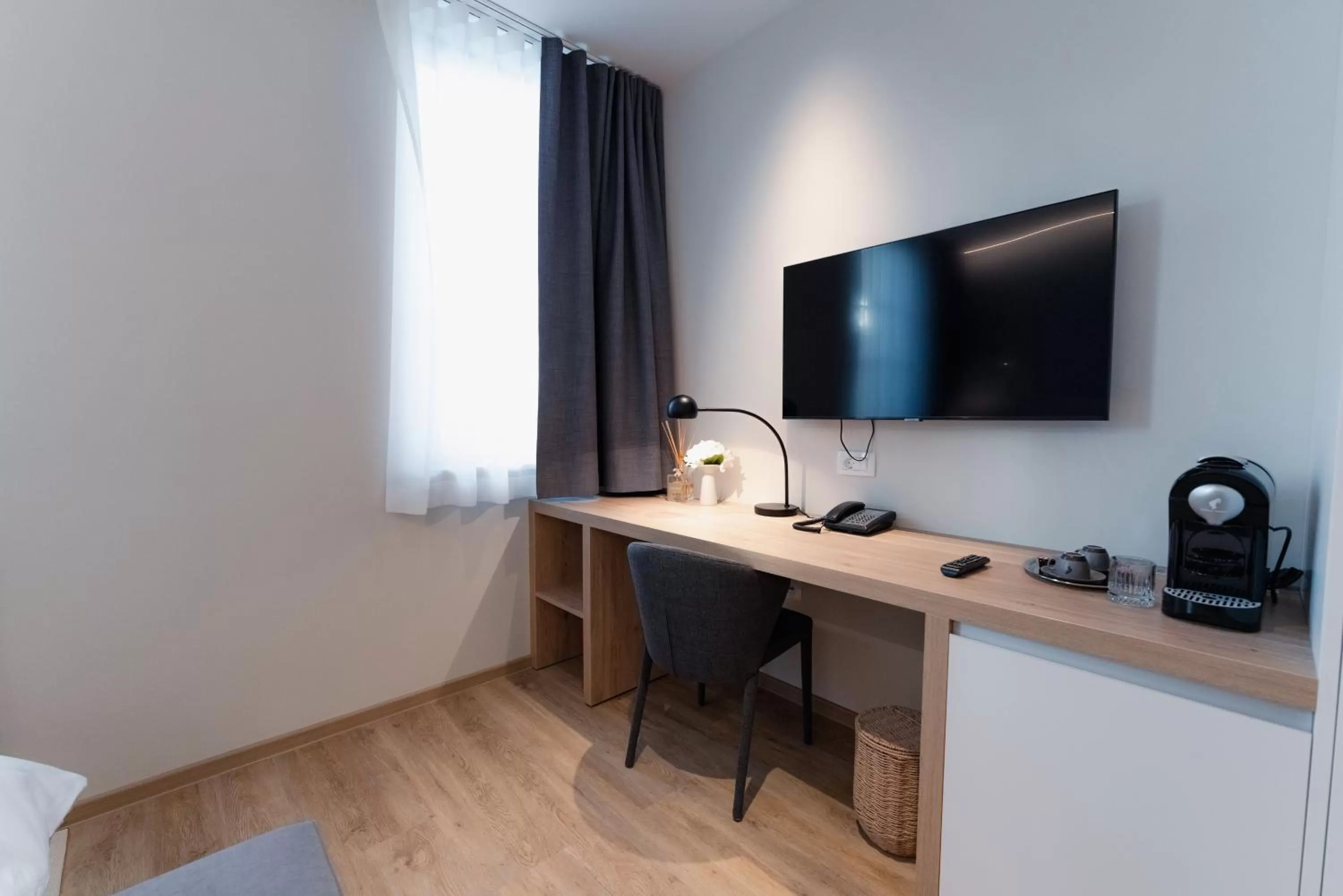 Communal lounge/ TV room in Vila De Casa