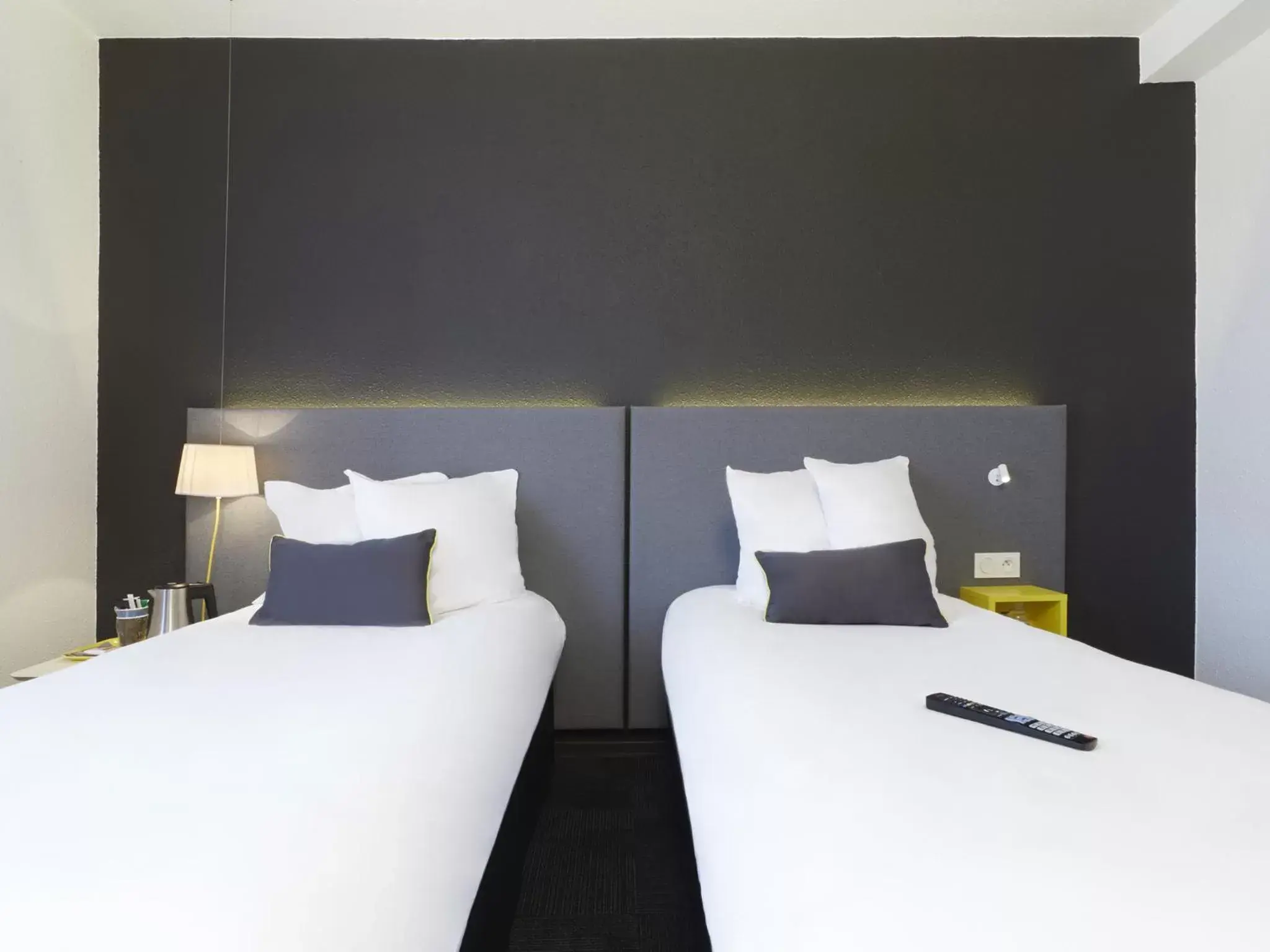 Twin Room in Kyriad Hotel Brest