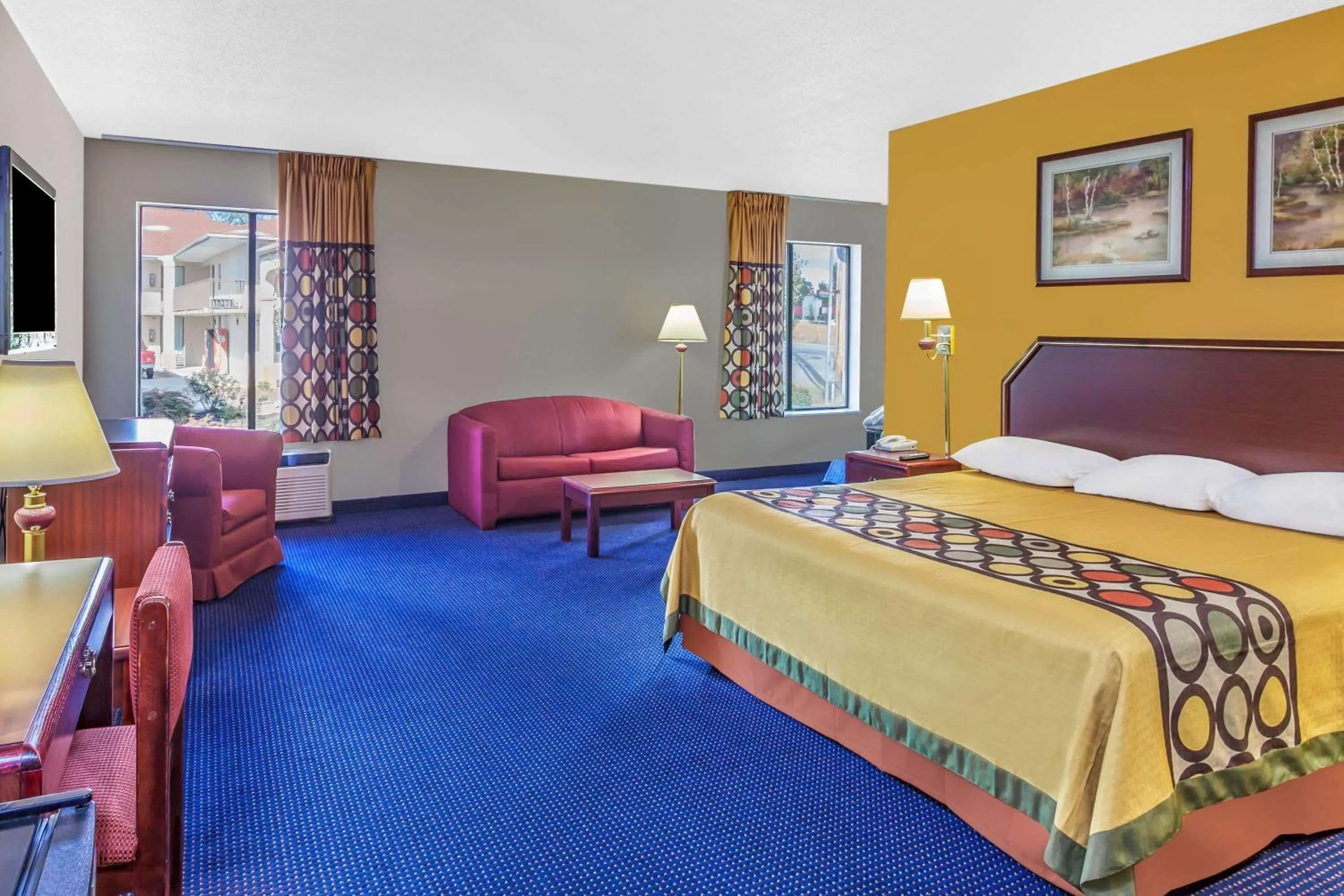 On site, Bed in Super 8 by Wyndham Morristown/South