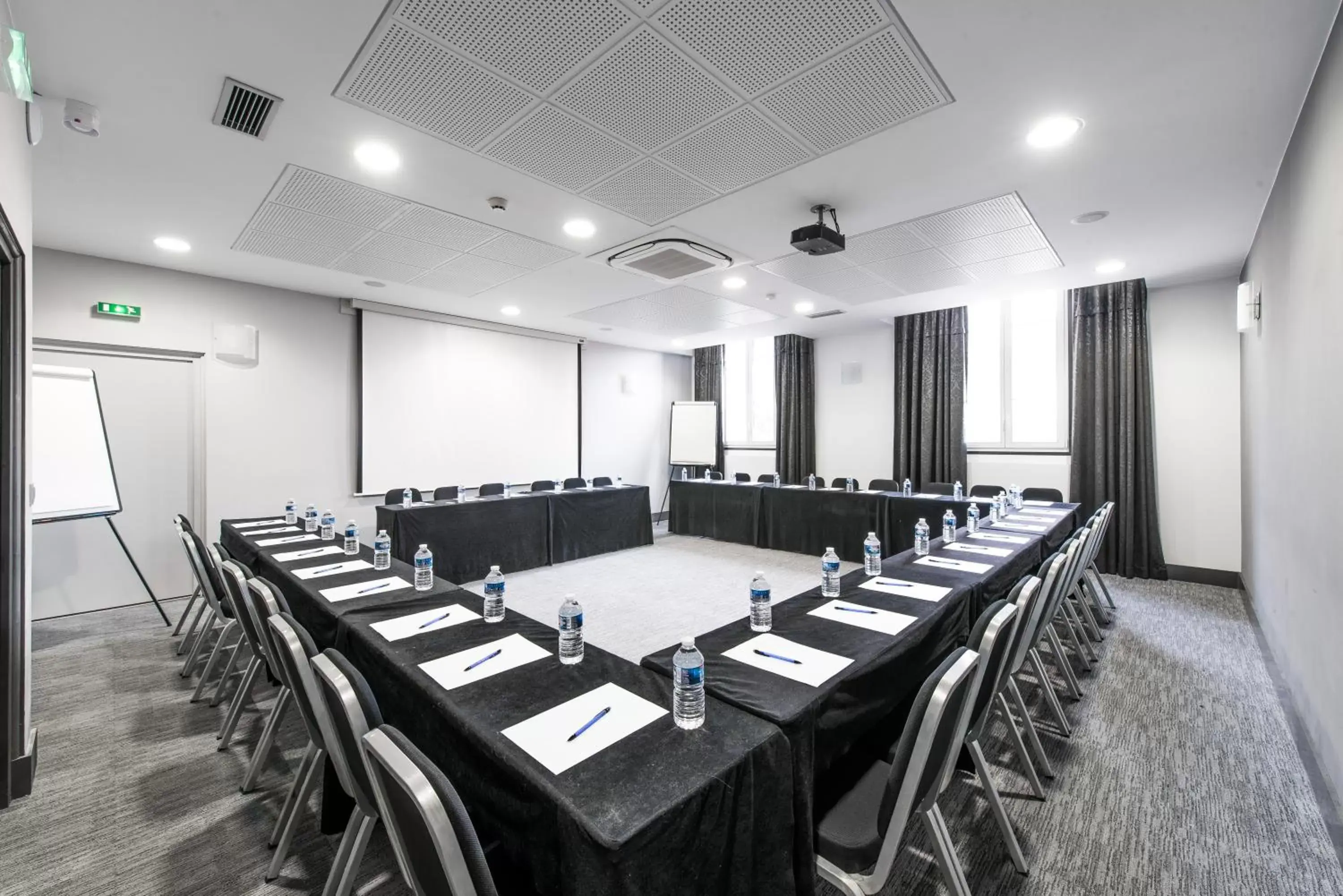 Meeting/conference room in Hotel Le Saint Paul