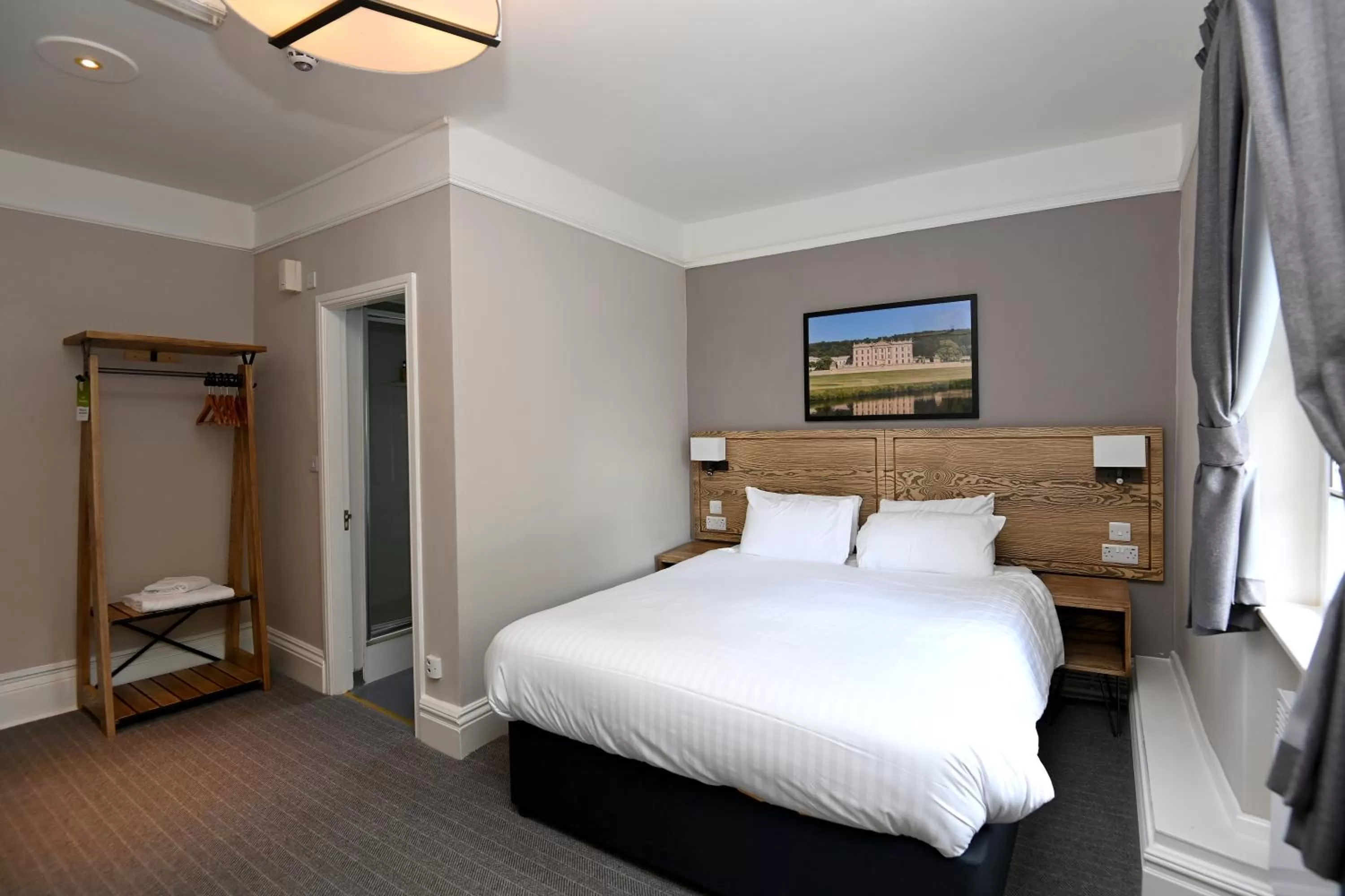 Bedroom, Bed in Wheatsheaf, Baslow by Marston's Inns