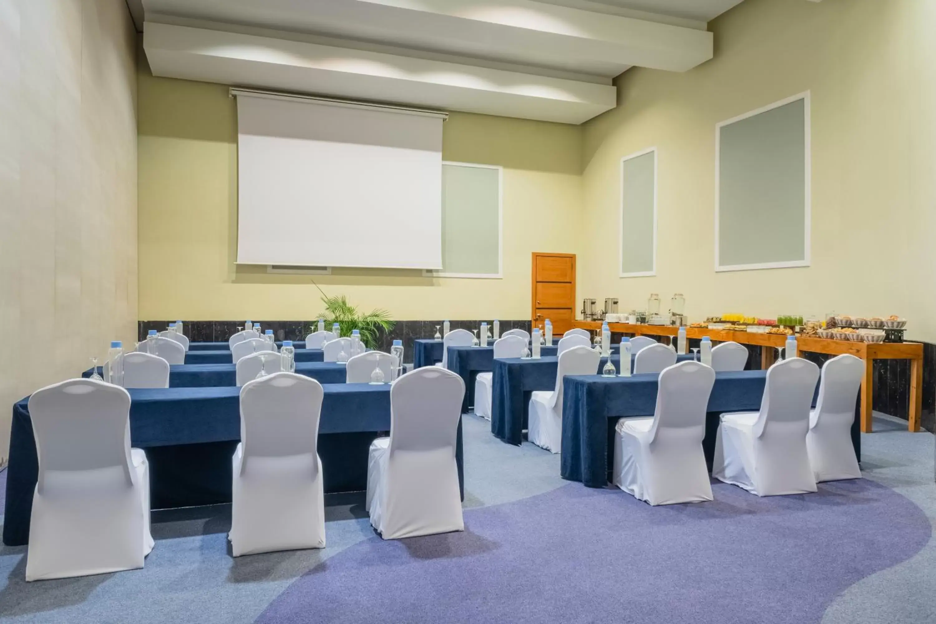 Meeting/conference room in Iberostar Selection Rose Hall Suites