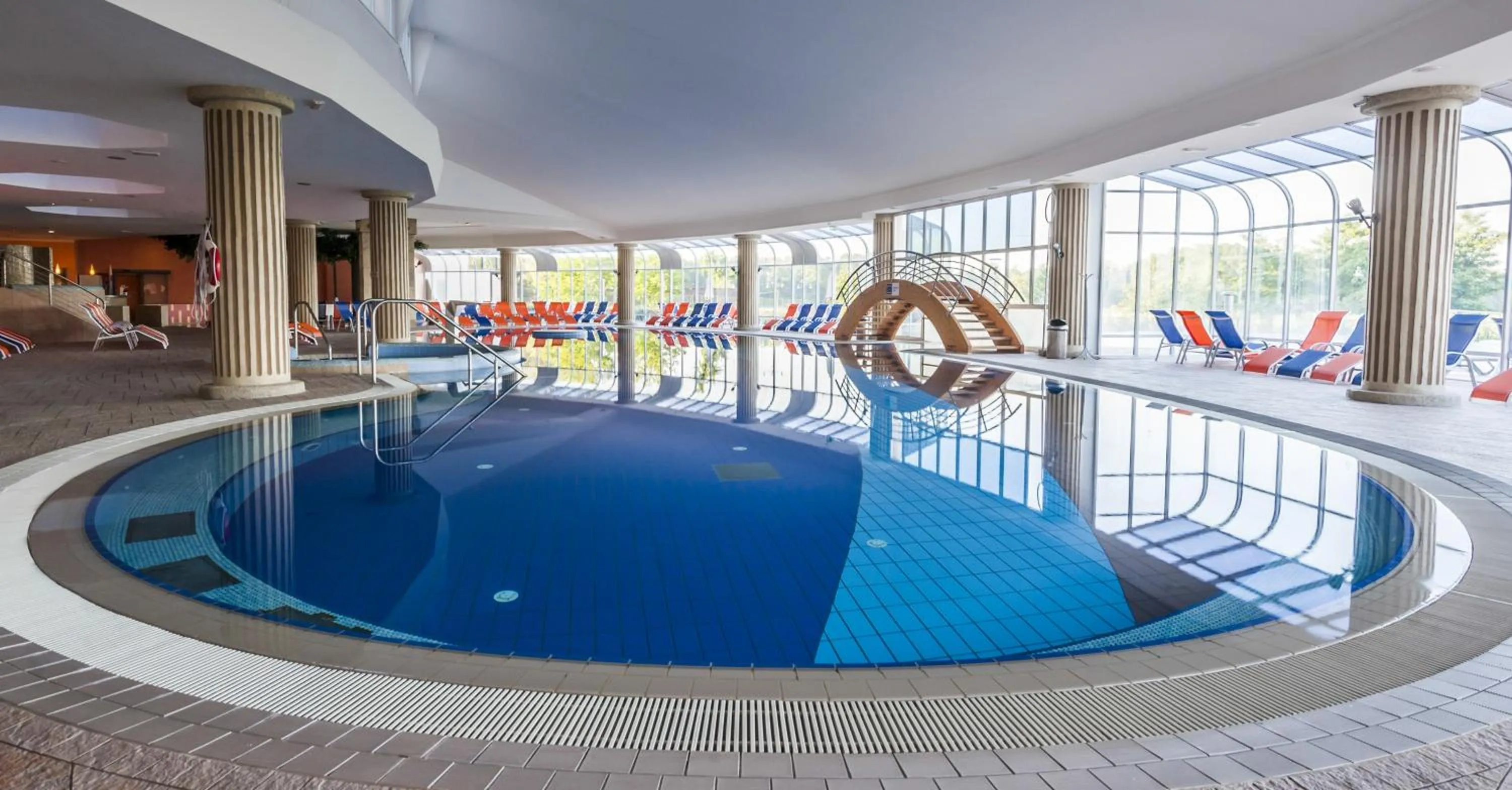 Swimming pool in Grand Hotel Primus - Terme Ptuj - Sava Hotels & Resorts