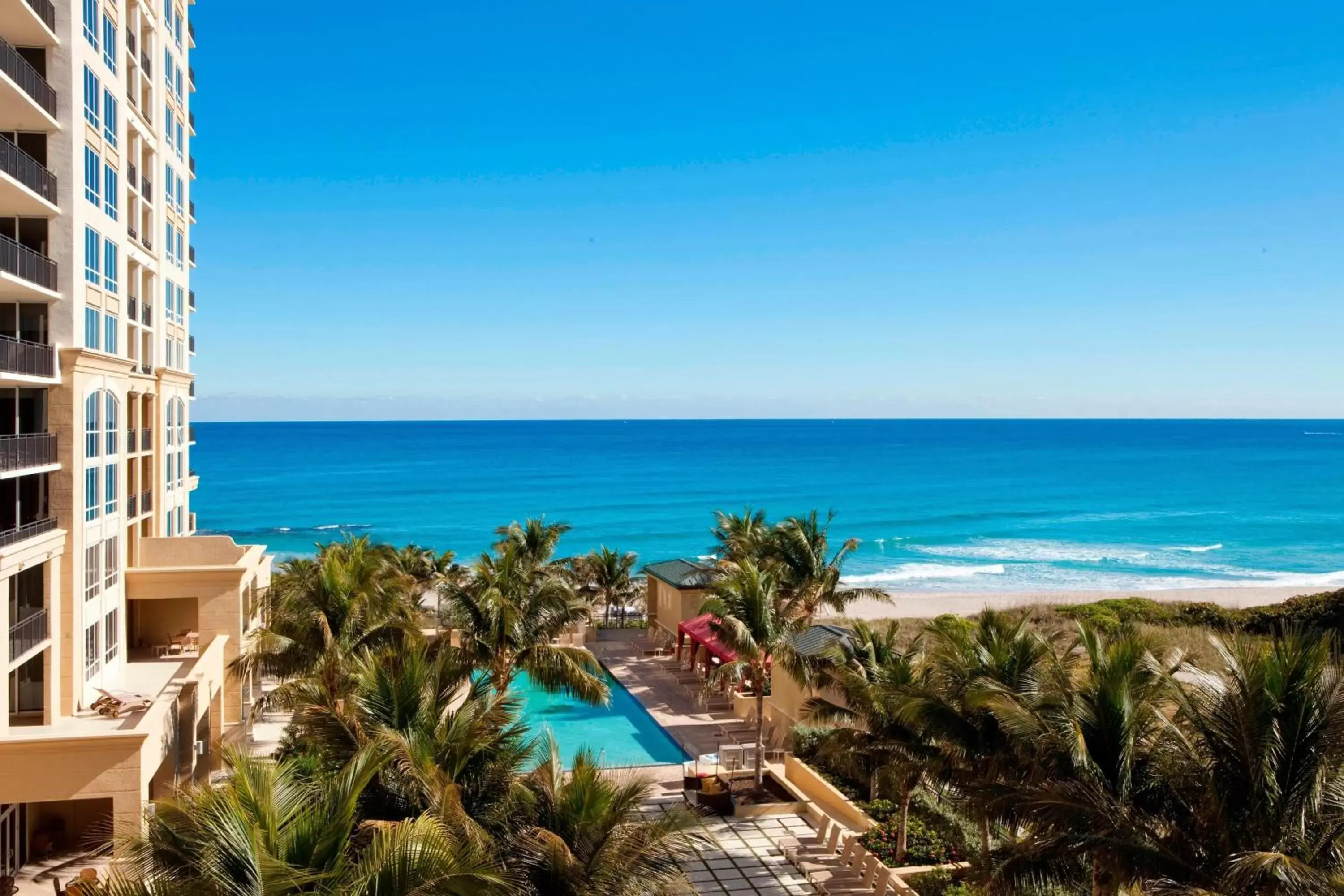 Bedroom, Pool View in Palm Beach Marriott Singer Island Beach Resort & Spa