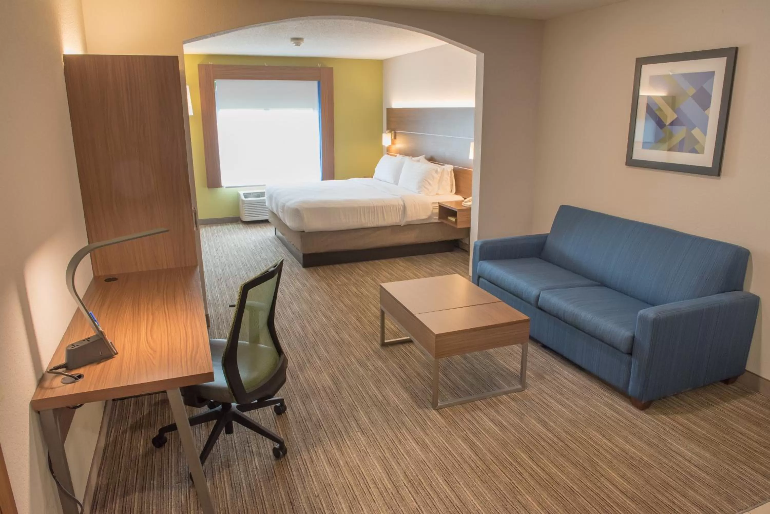 Bedroom, Bed in Holiday Inn Express Hotel & Suites Elkhart-South by IHG