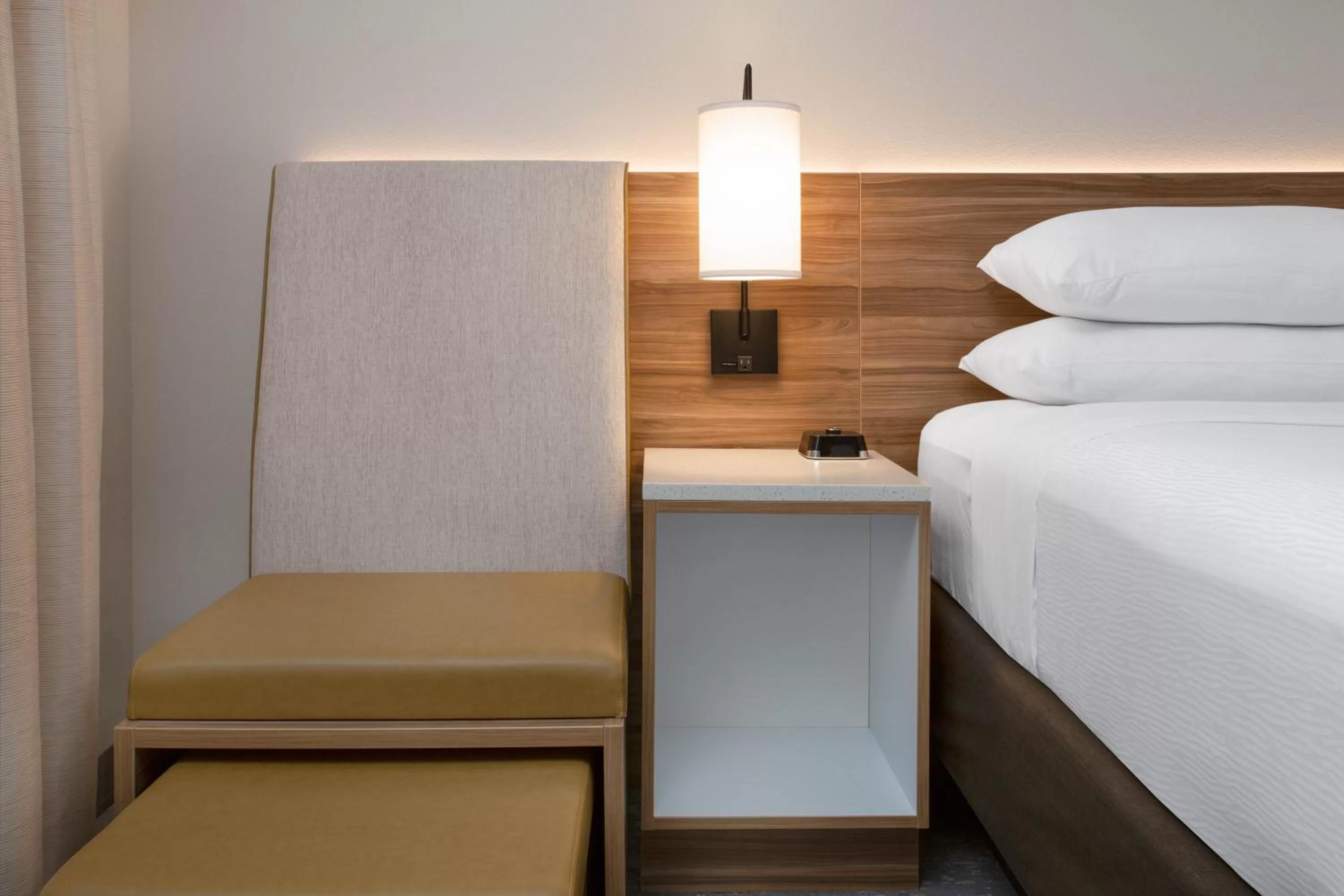 Bed in Wyndham Garden Orlando Universal / I Drive