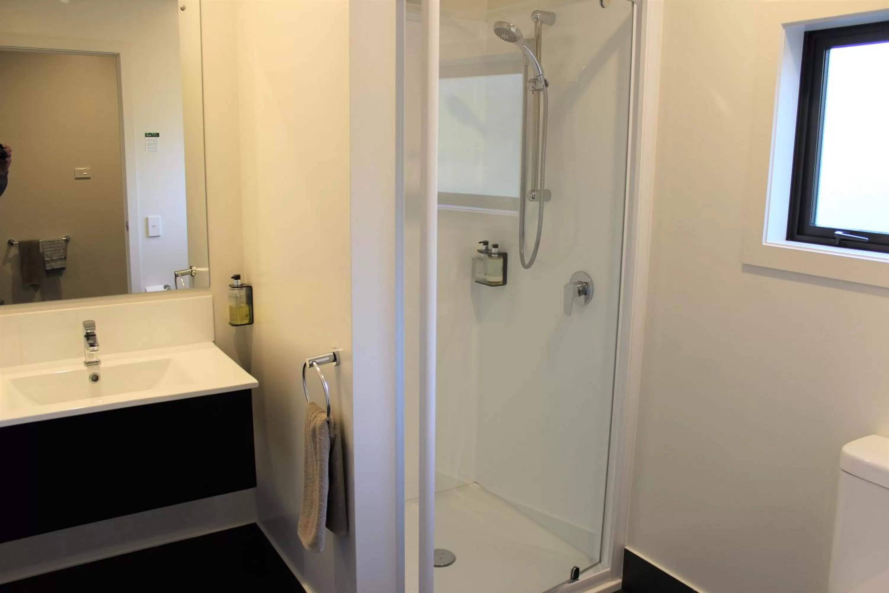 Bathroom in Townsman Motor Lodge