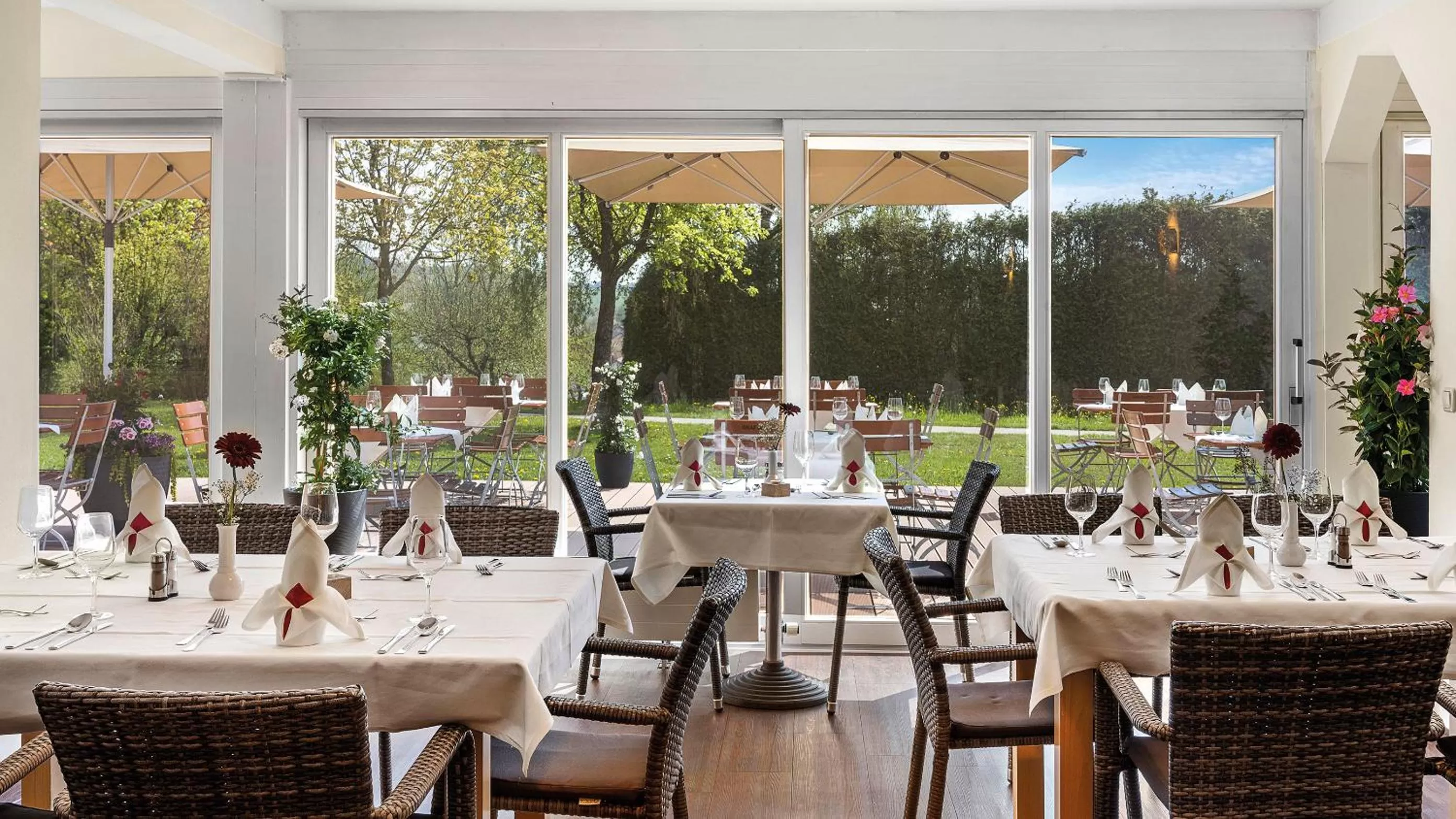 Dining area in Best Western Aparthotel Birnbachhöhe