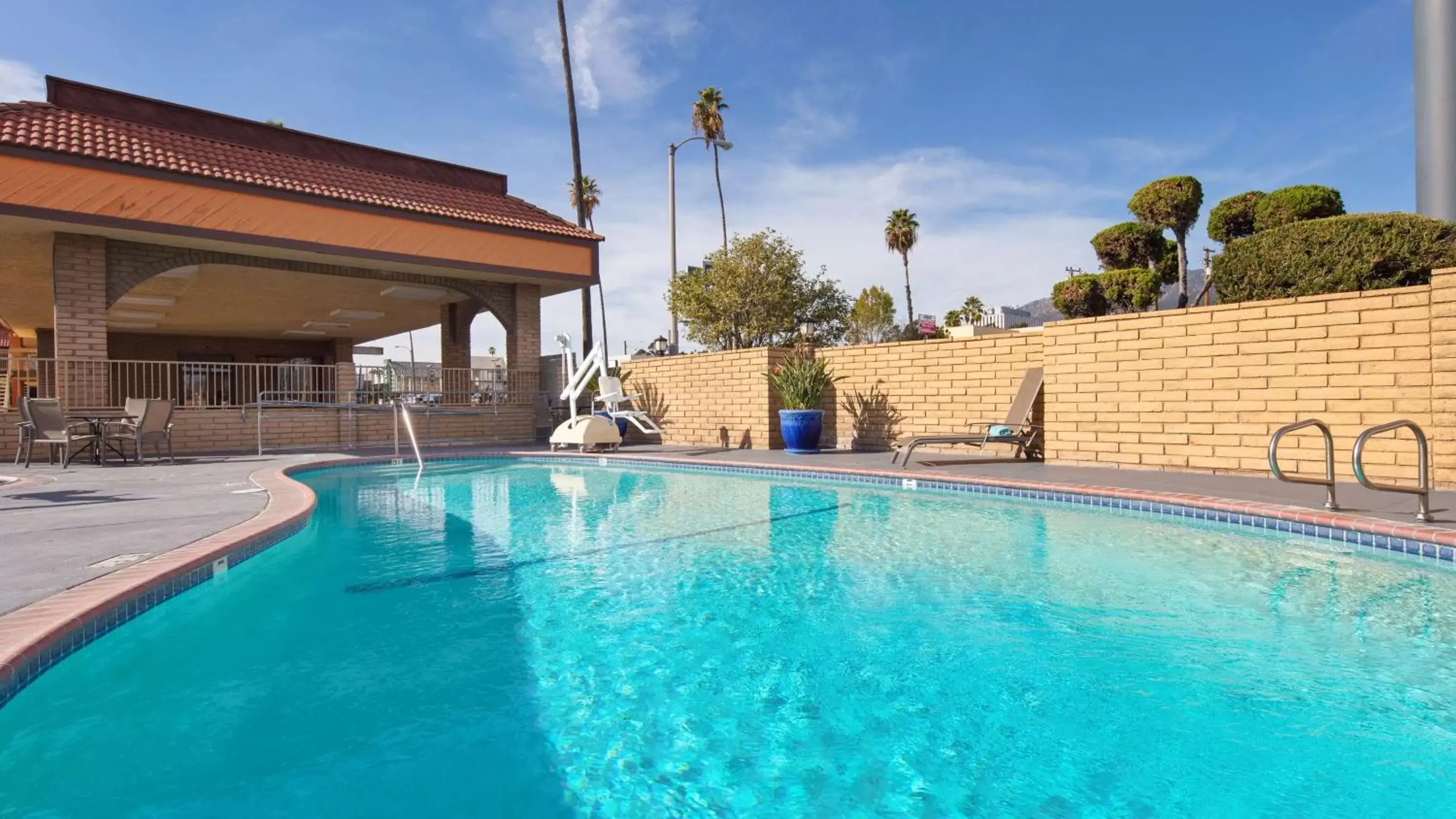 On site, Swimming Pool in Best Western Pasadena Inn